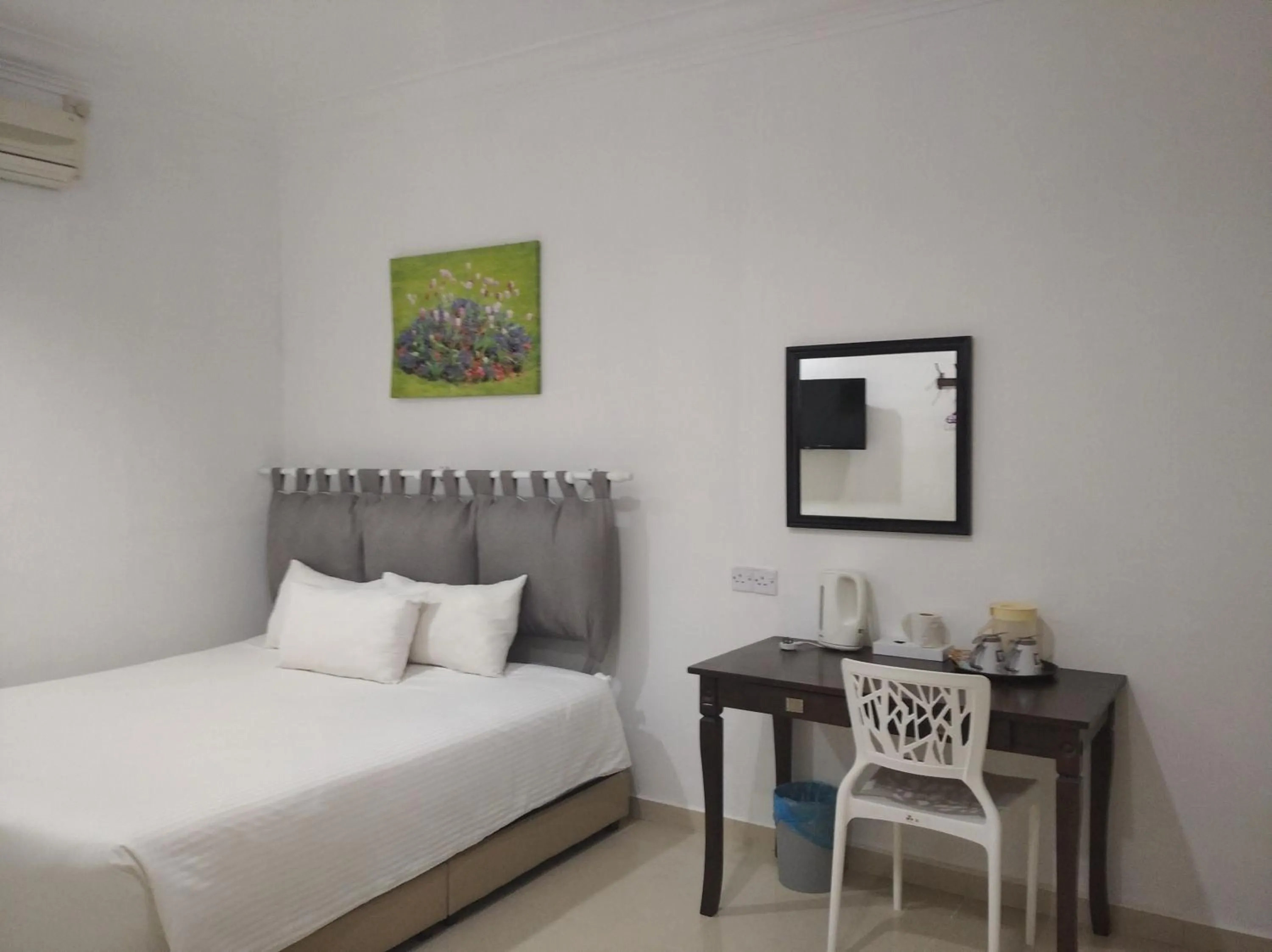 Bed in HOTEL SHAFURA 1