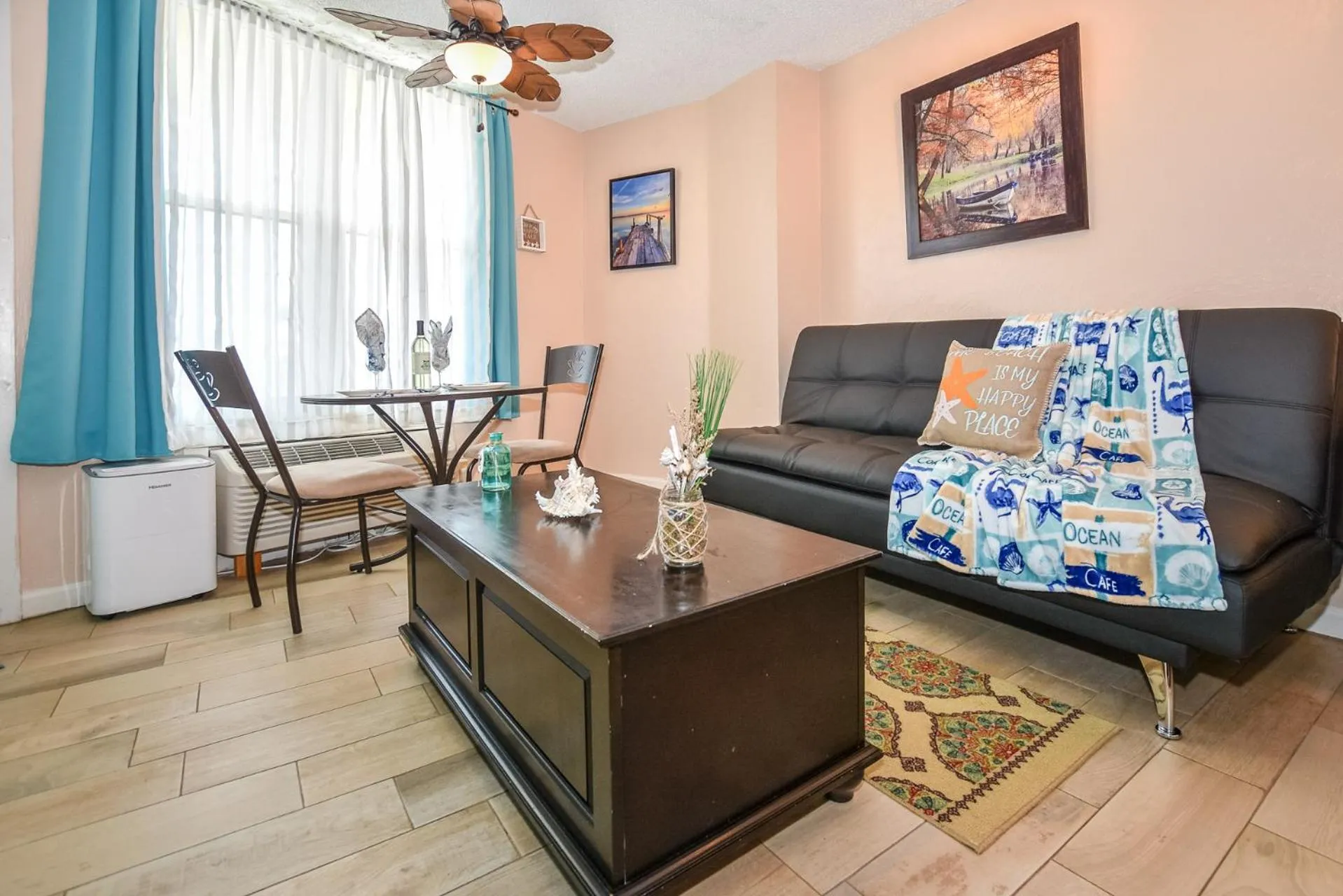 Bed in Daytona Beach studio condo with beautiful Ocean view