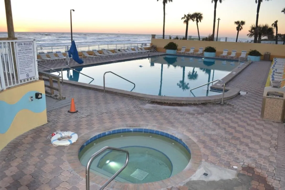 Hot Tub in Daytona Beach studio condo with beautiful Ocean view