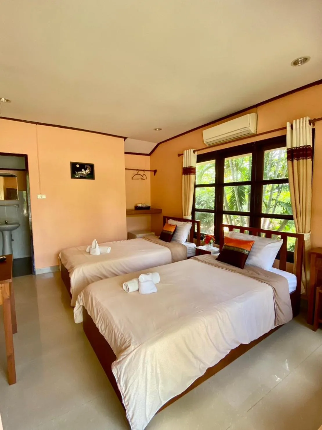 Bed in Baanphuthadol