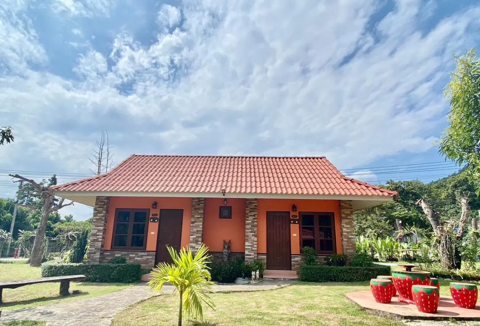 Baanphuthadol Baanphuthadol