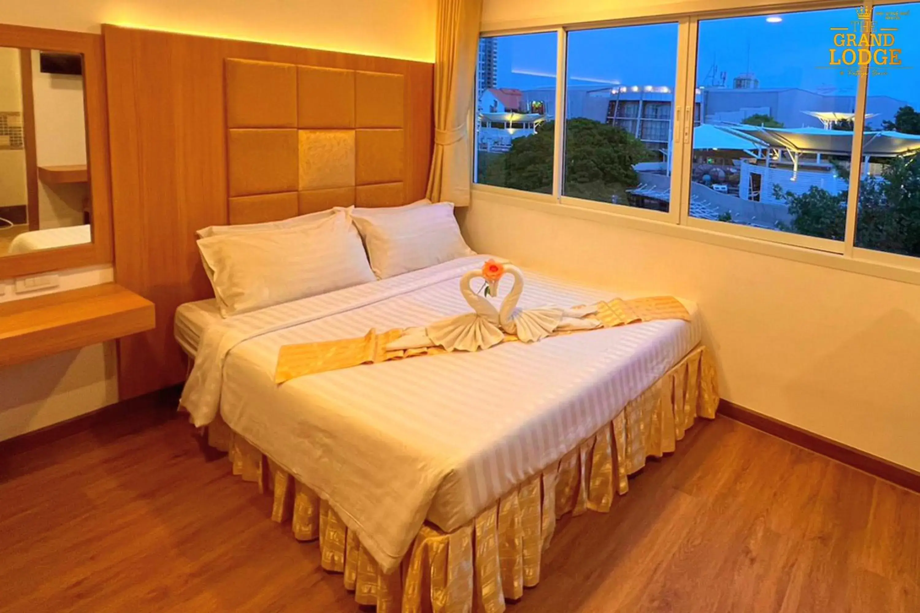Bedroom, Bed in The Grand Lodge Pattaya Bedroom, Bed in The Grand Lodge Pattaya