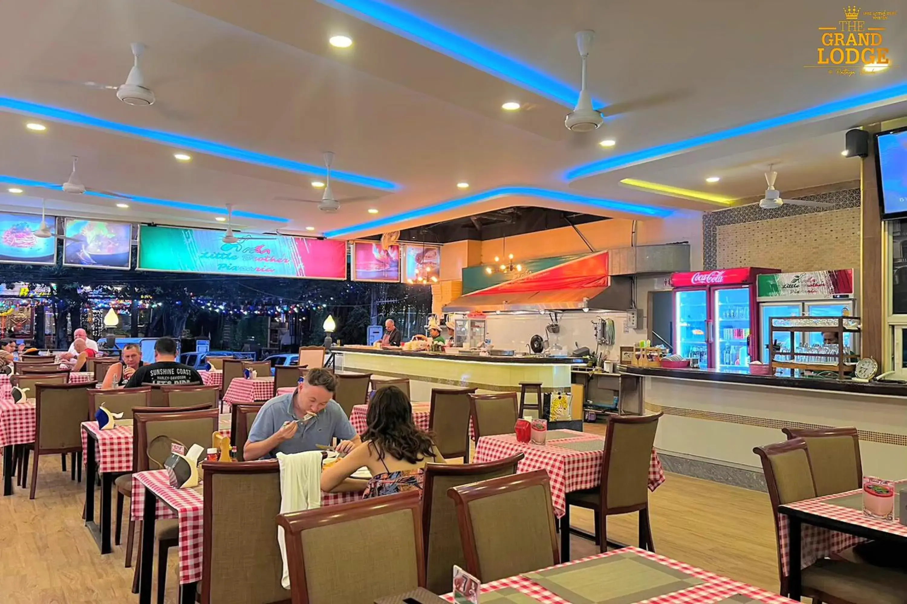 Restaurant/places to eat in The Grand Lodge Pattaya Restaurant/places to eat in The Grand Lodge Pattaya