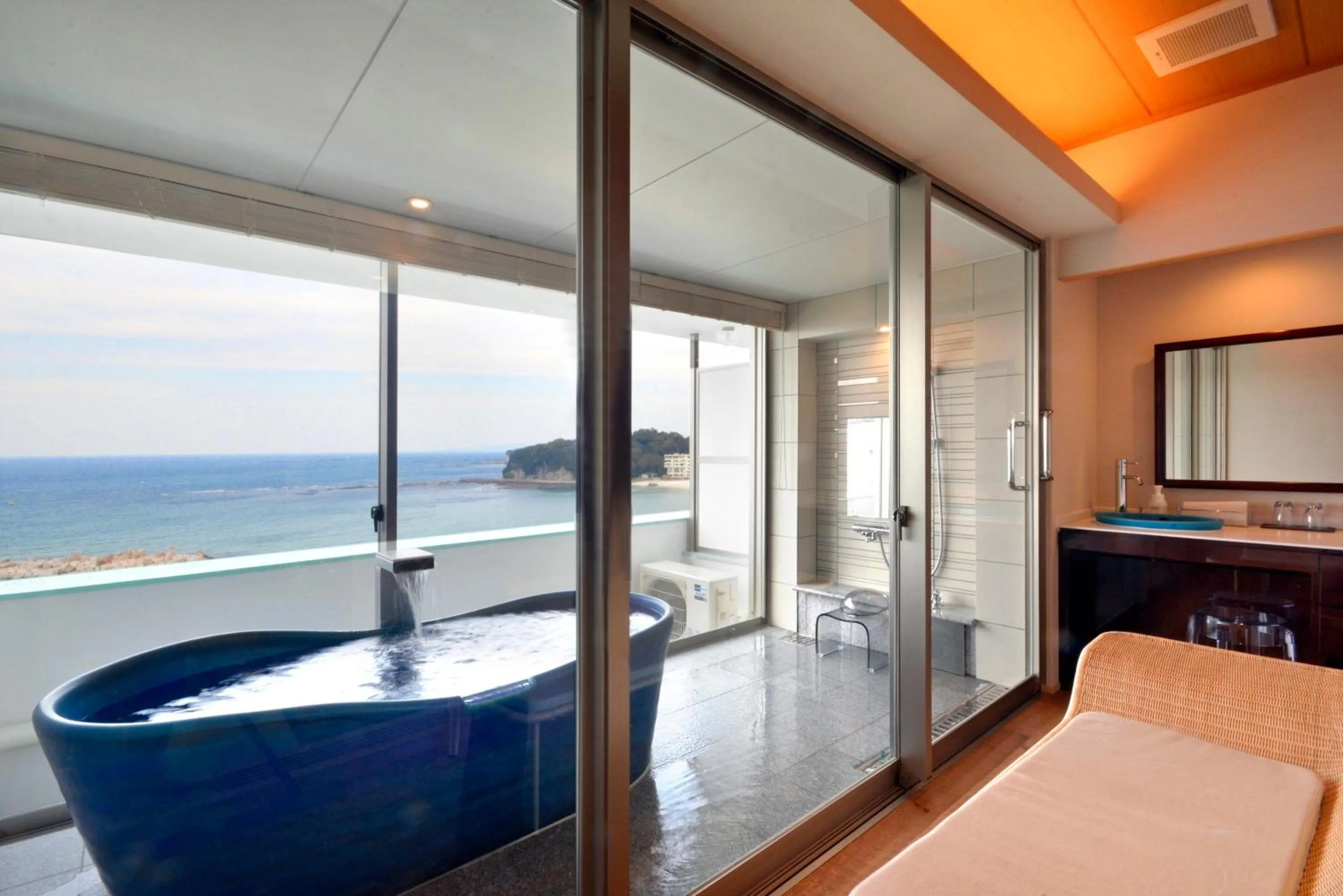 Photo of the whole room, Bed in Hotel Sanrakuso