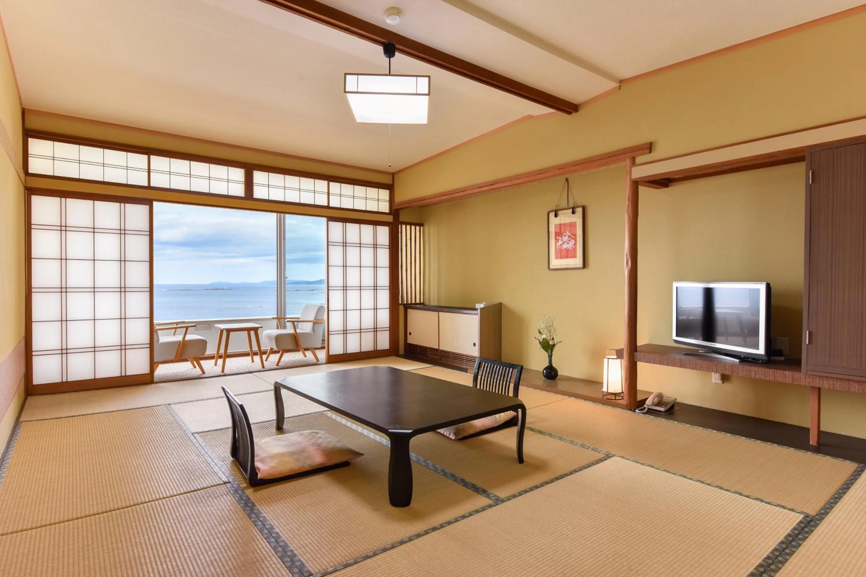 TV and multimedia in Hotel Sanrakuso