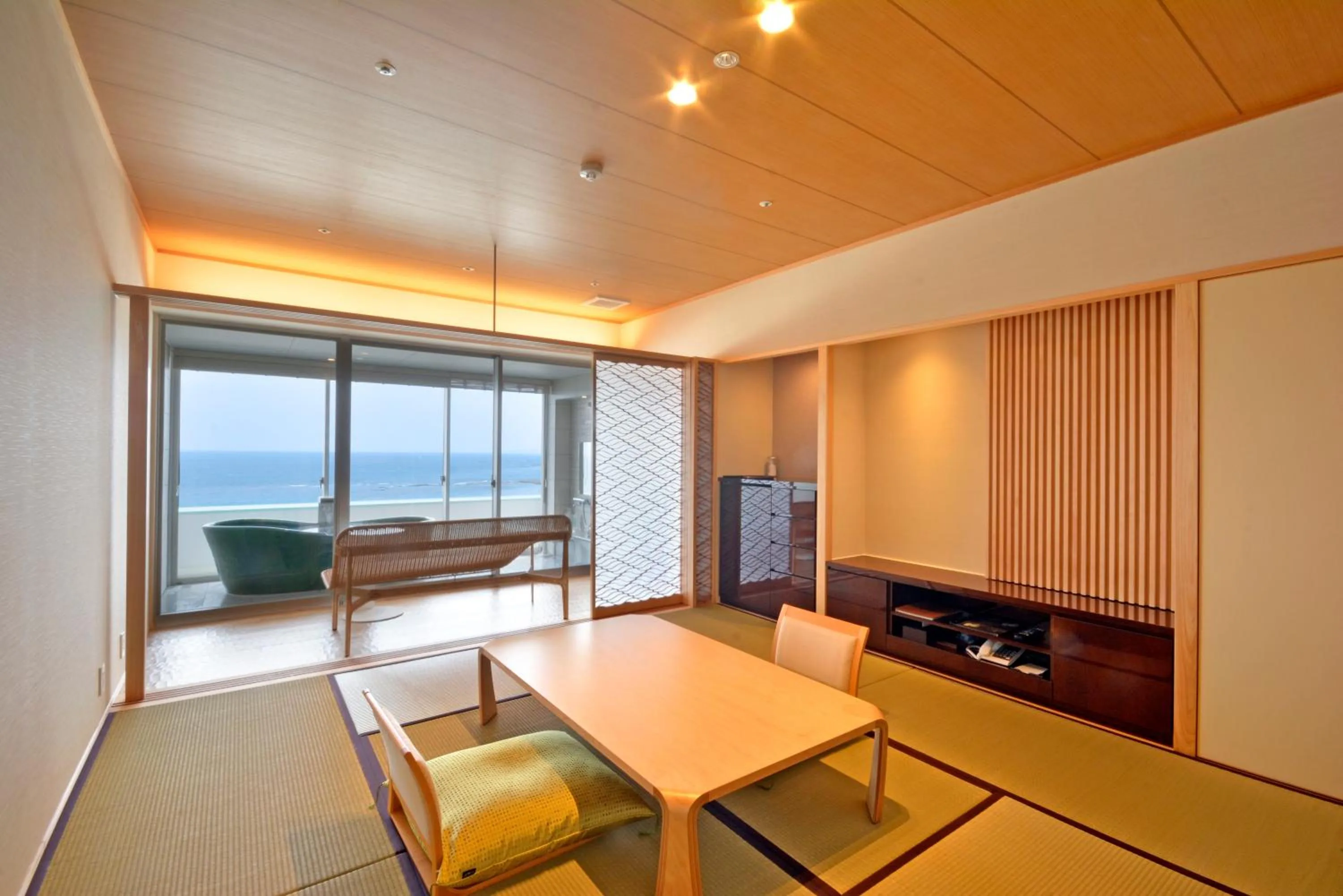 Photo of the whole room in Hotel Sanrakuso