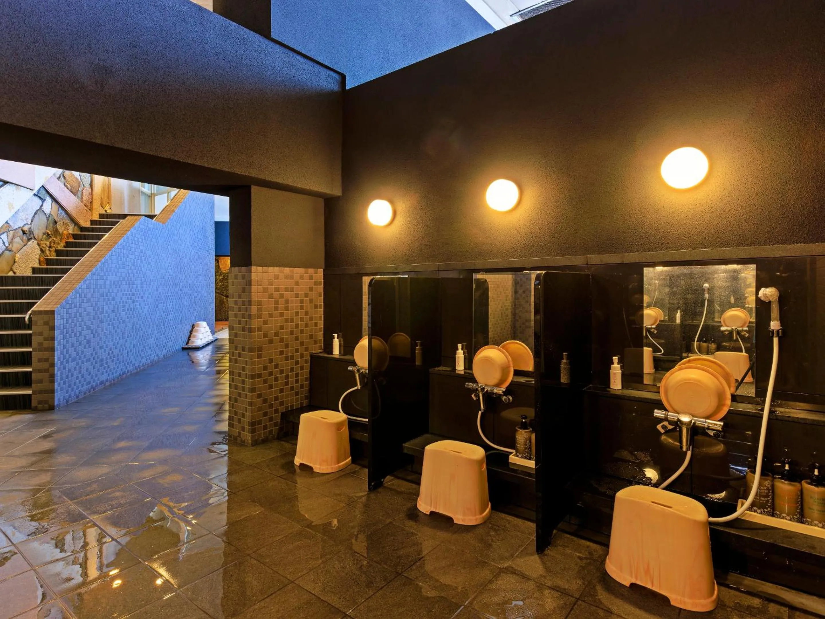 Public Bath in Hotel Sanrakuso