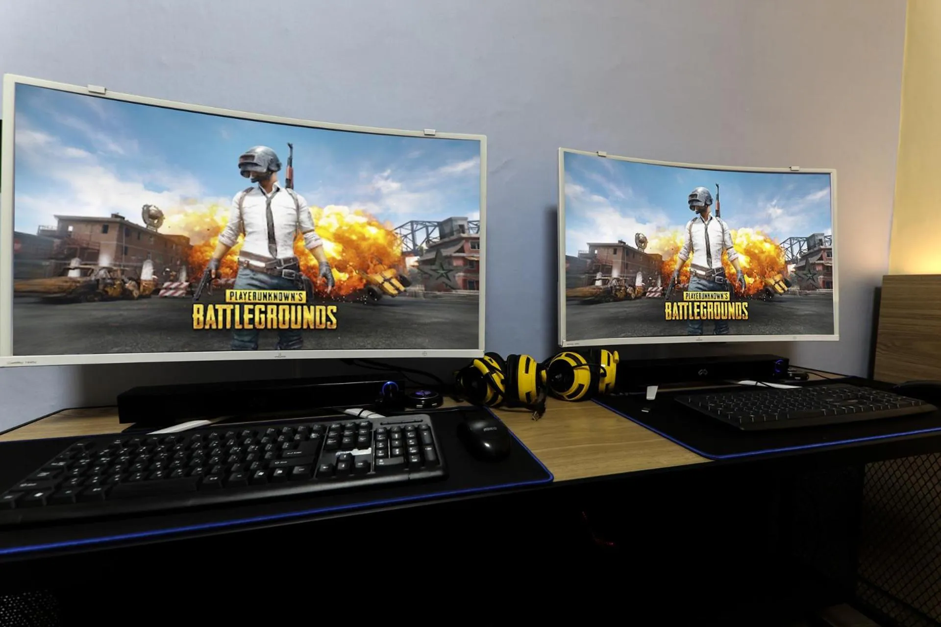 Business facilities in Raemian