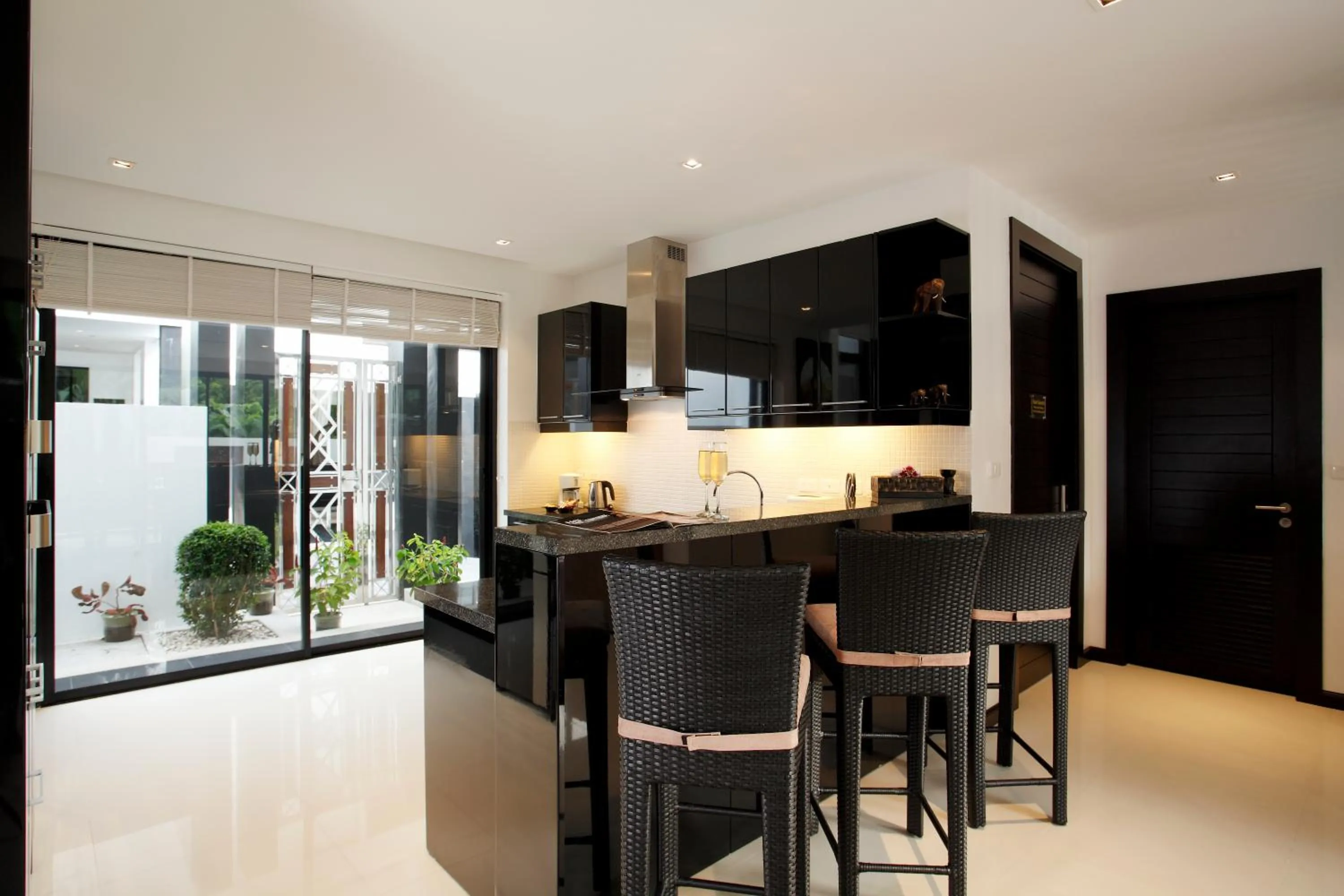 Kitchen or kitchenette in By The Lake Villas