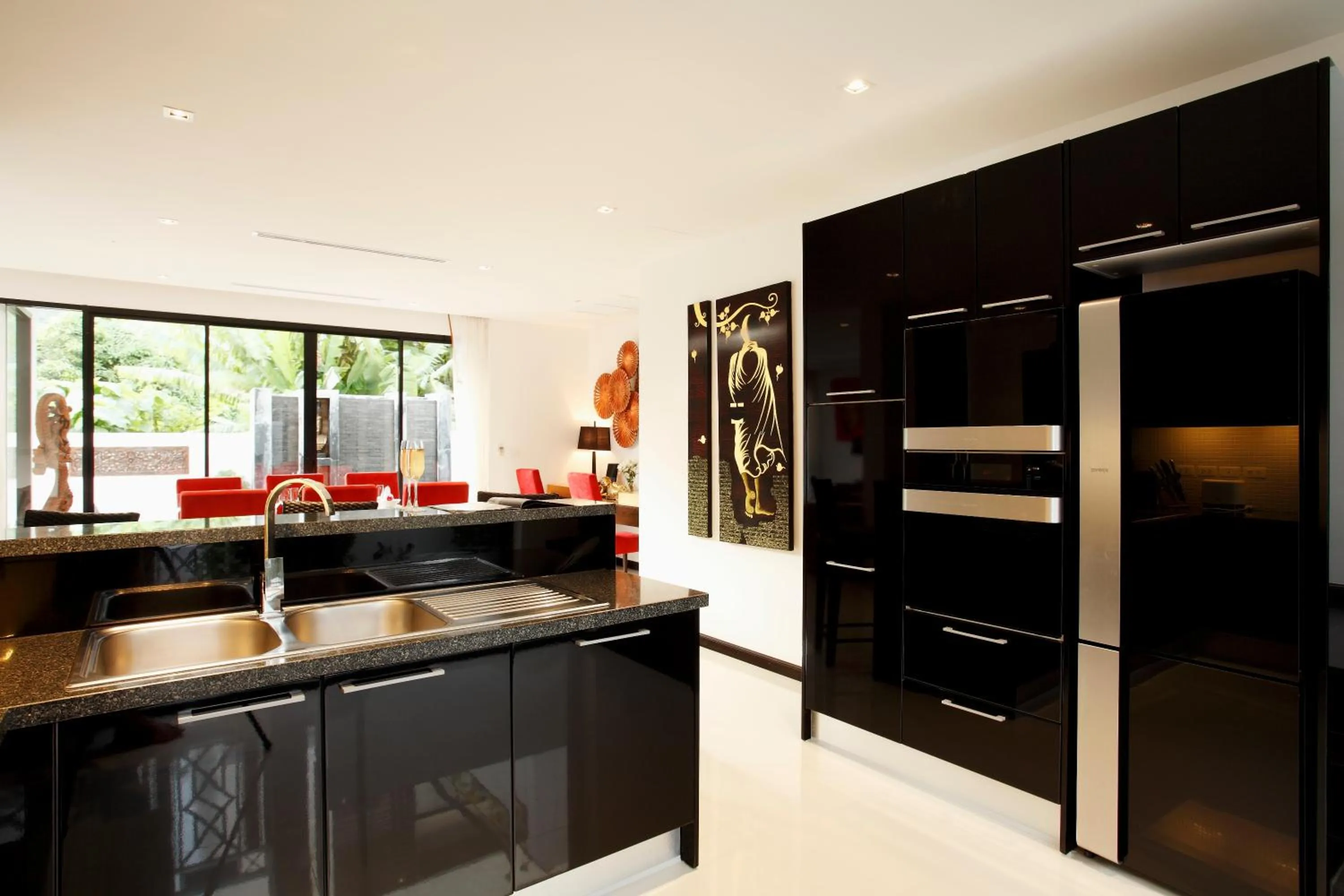 Kitchen or kitchenette in By The Lake Villas