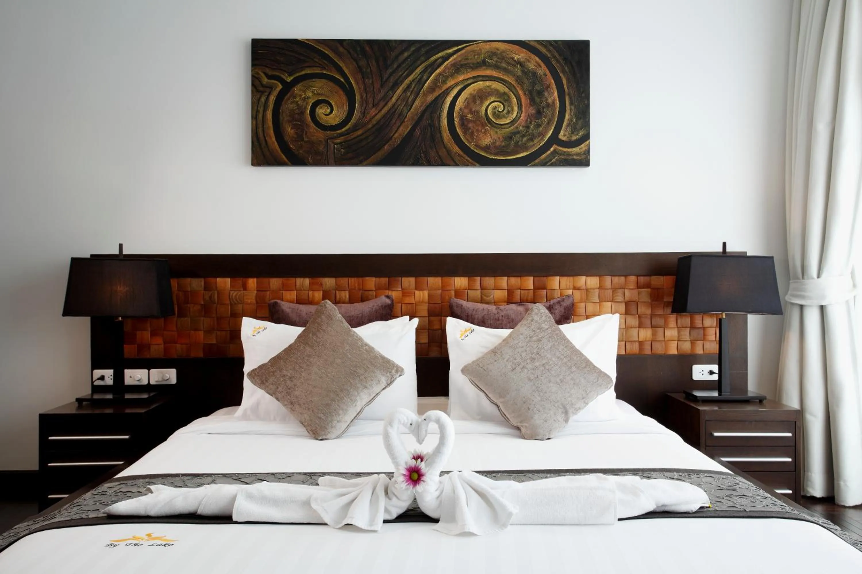 Bed in By The Lake Villas