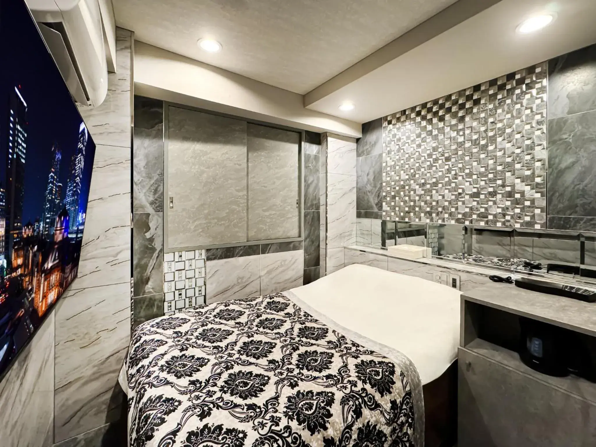 Bed in Hotel Rocks Bed in Hotel Rocks