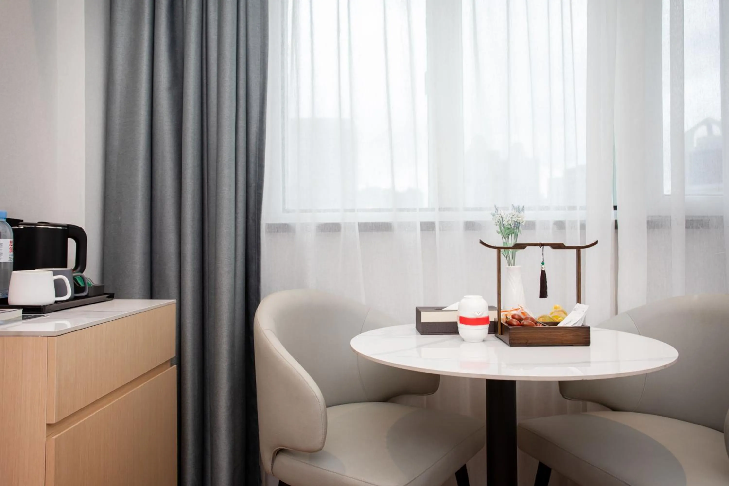 Coffee/tea facilities in VX Hotel Shanghai Yixian Road Dabaishu