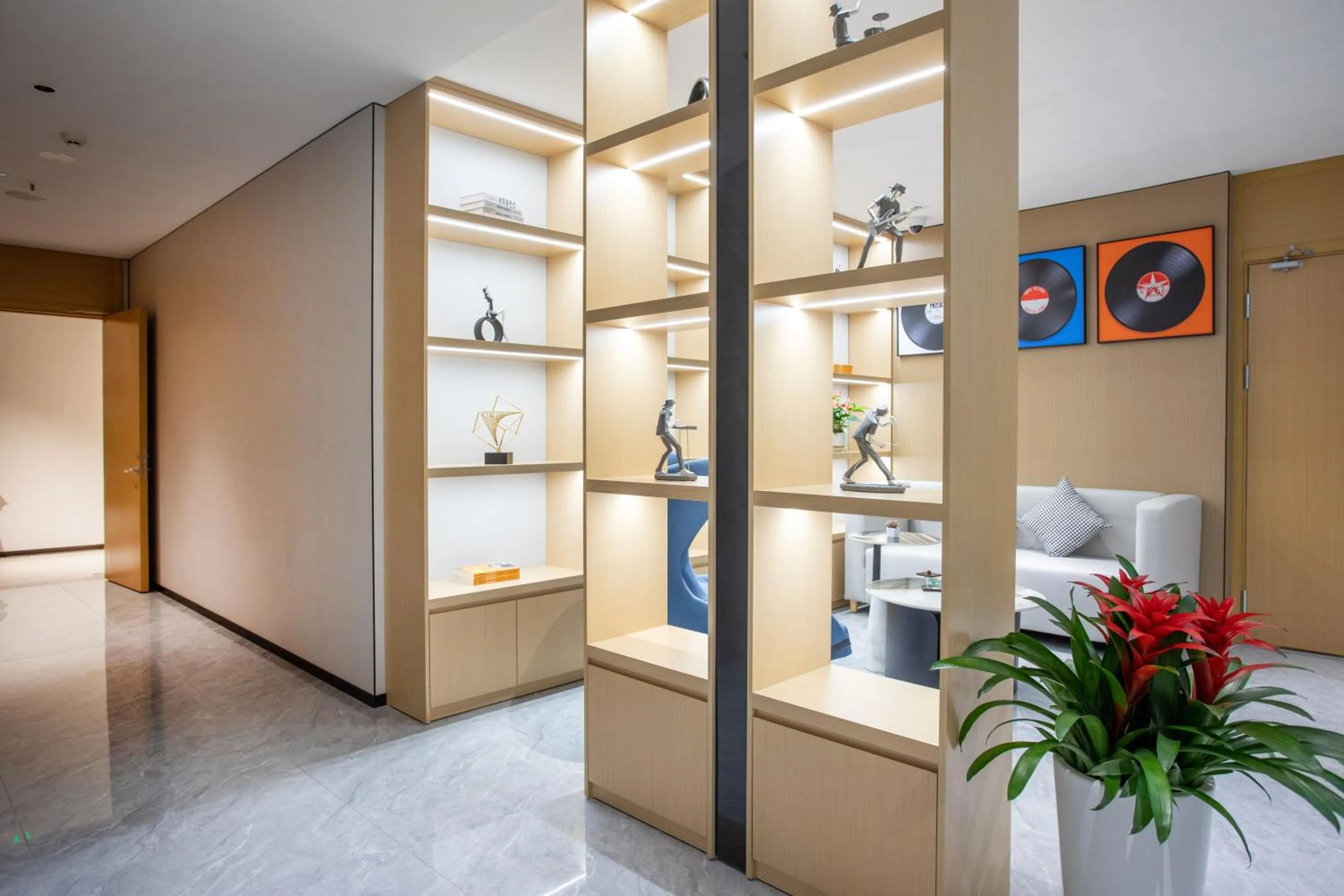 Seating area, Bed in VX Hotel Shanghai Yixian Road Dabaishu