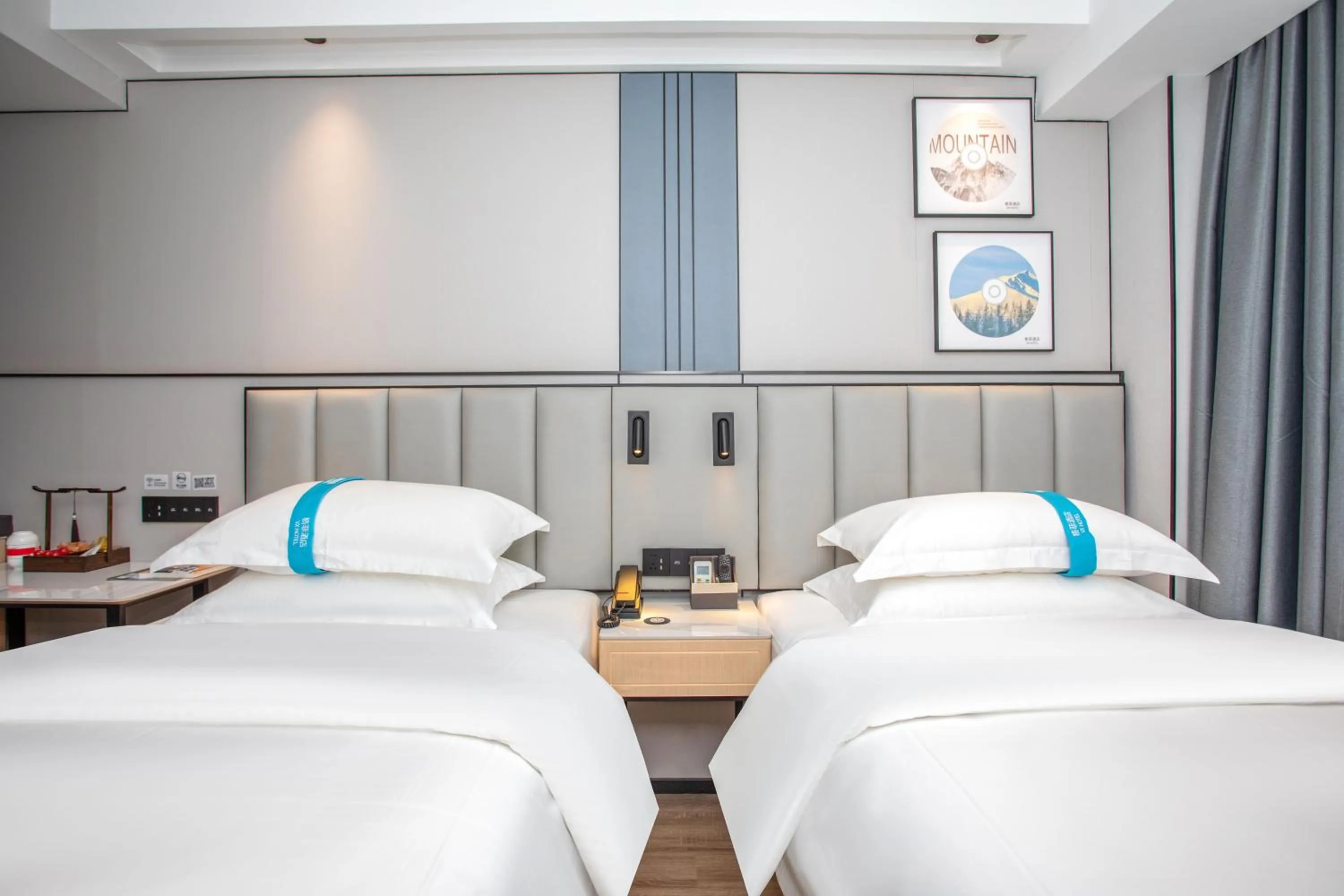 Bed in VX Hotel Shanghai Yixian Road Dabaishu