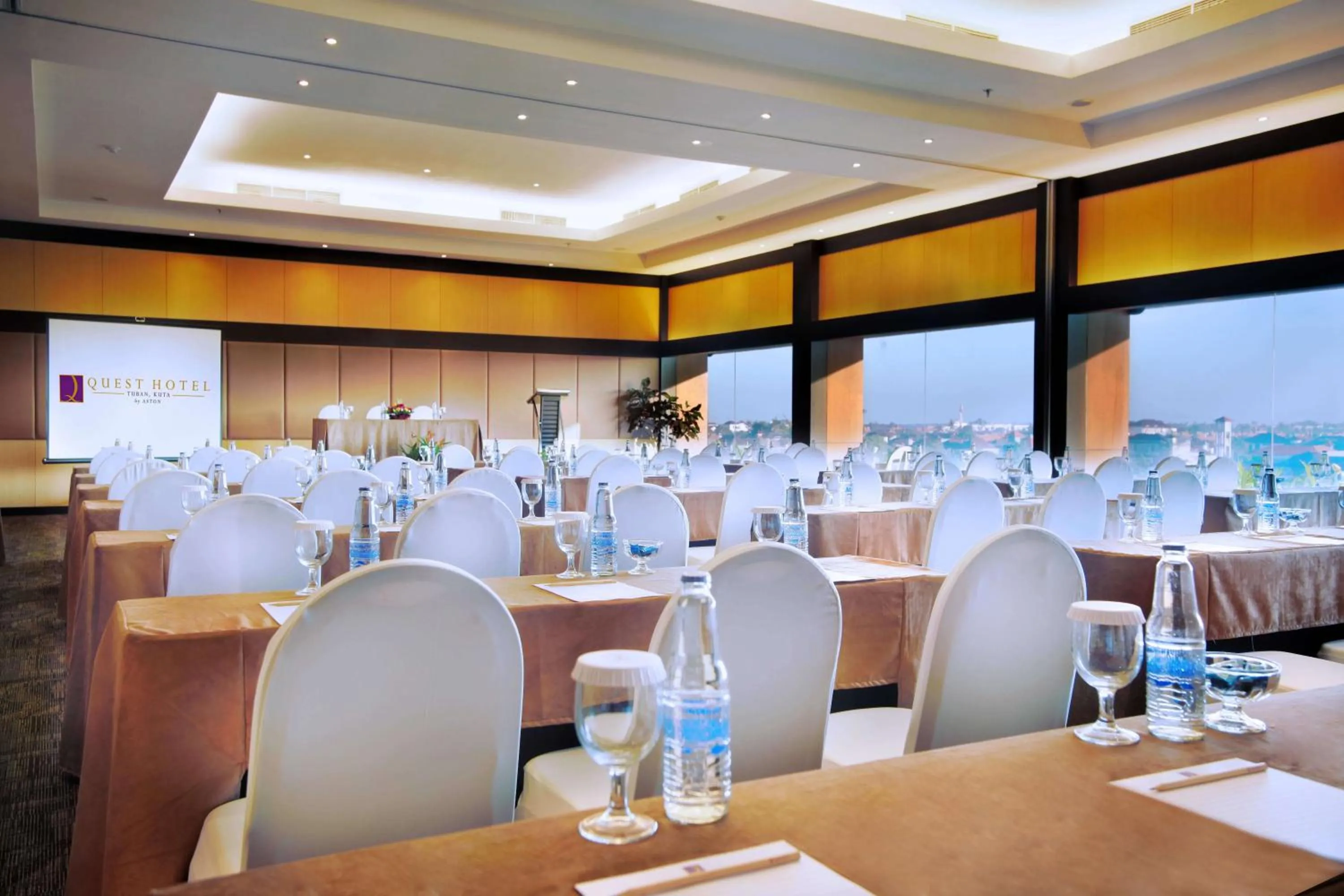 Business facilities in Quest Hotel Kuta by ASTON