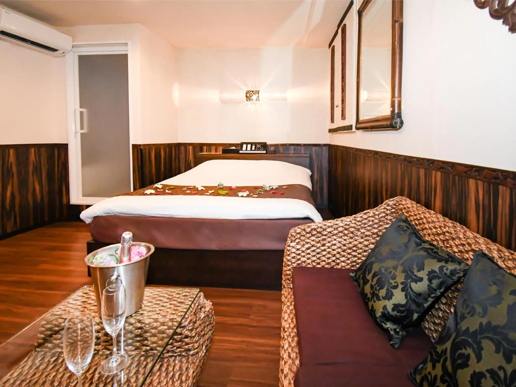 Bed in Ikebukuro Grand Hotel