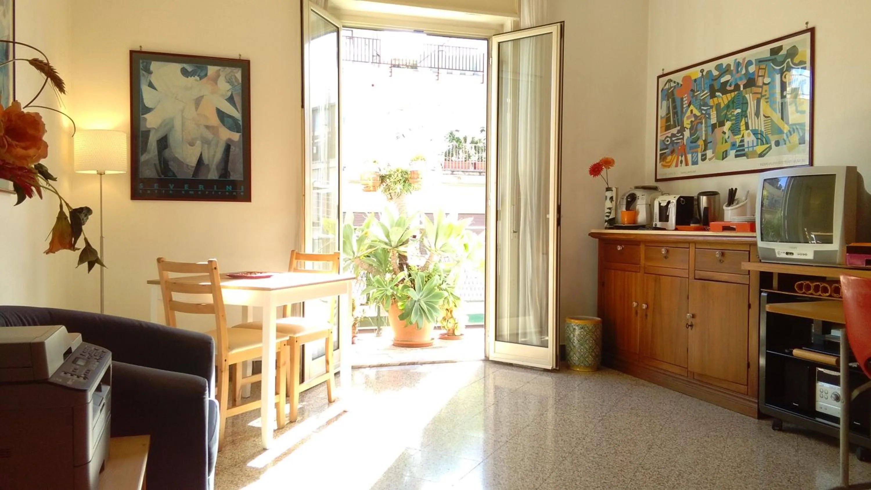 Restaurant/places to eat in Ariston Petit Hotel