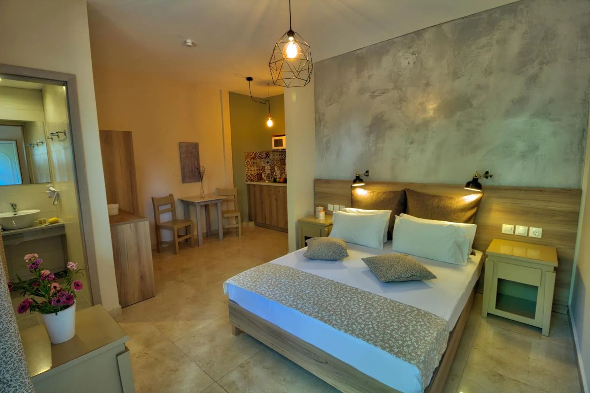 Kitchen or kitchenette, Bed in Two Brothers Studios & Apts