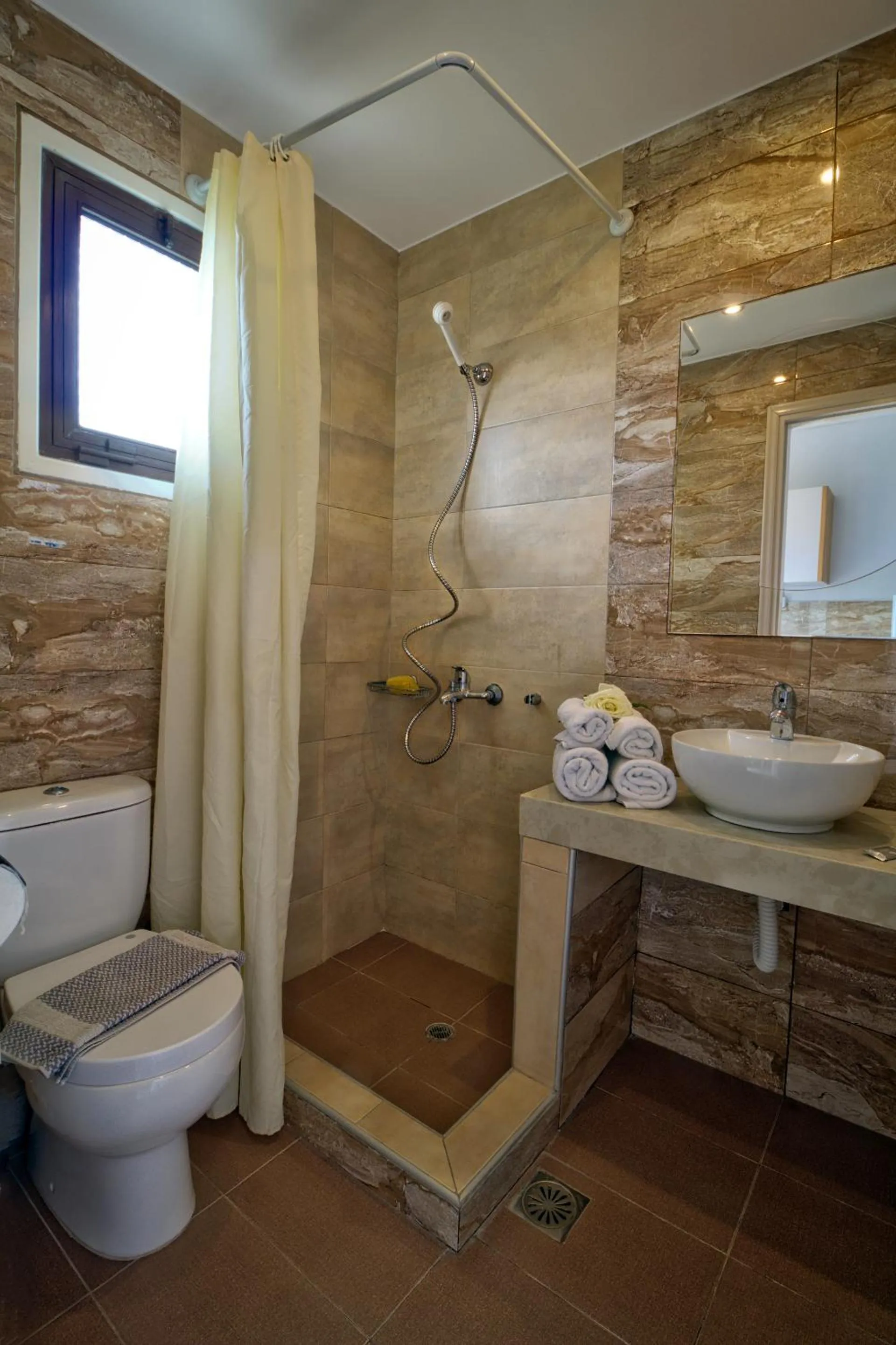 Shower in Two Brothers Studios & Apts