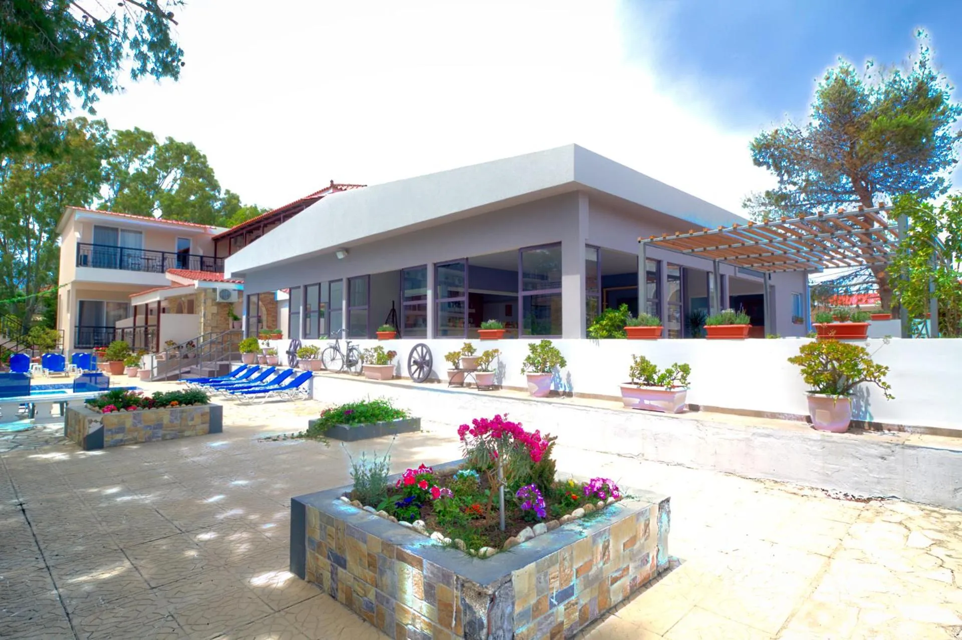 Property building in Two Brothers Studios & Apts