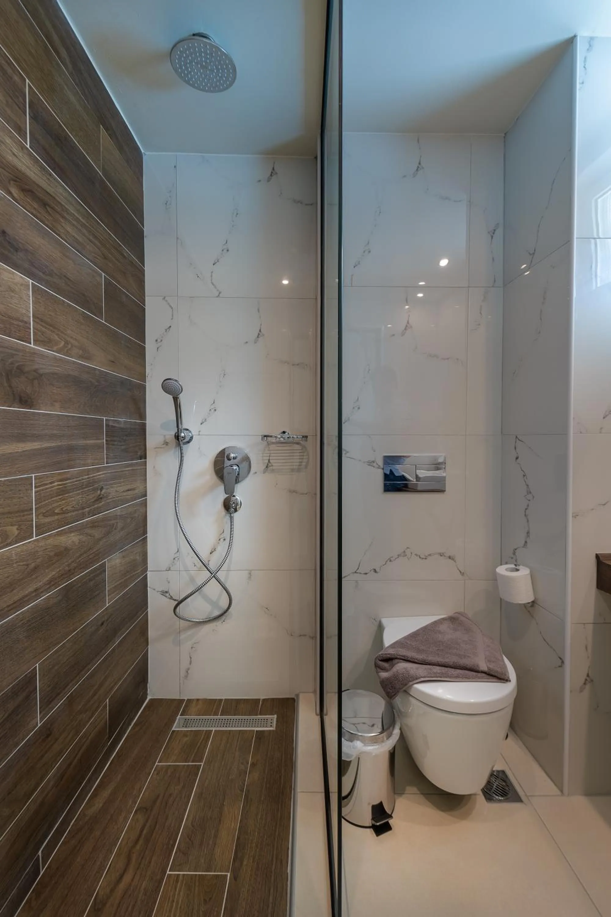 Bathroom in Sunny Days