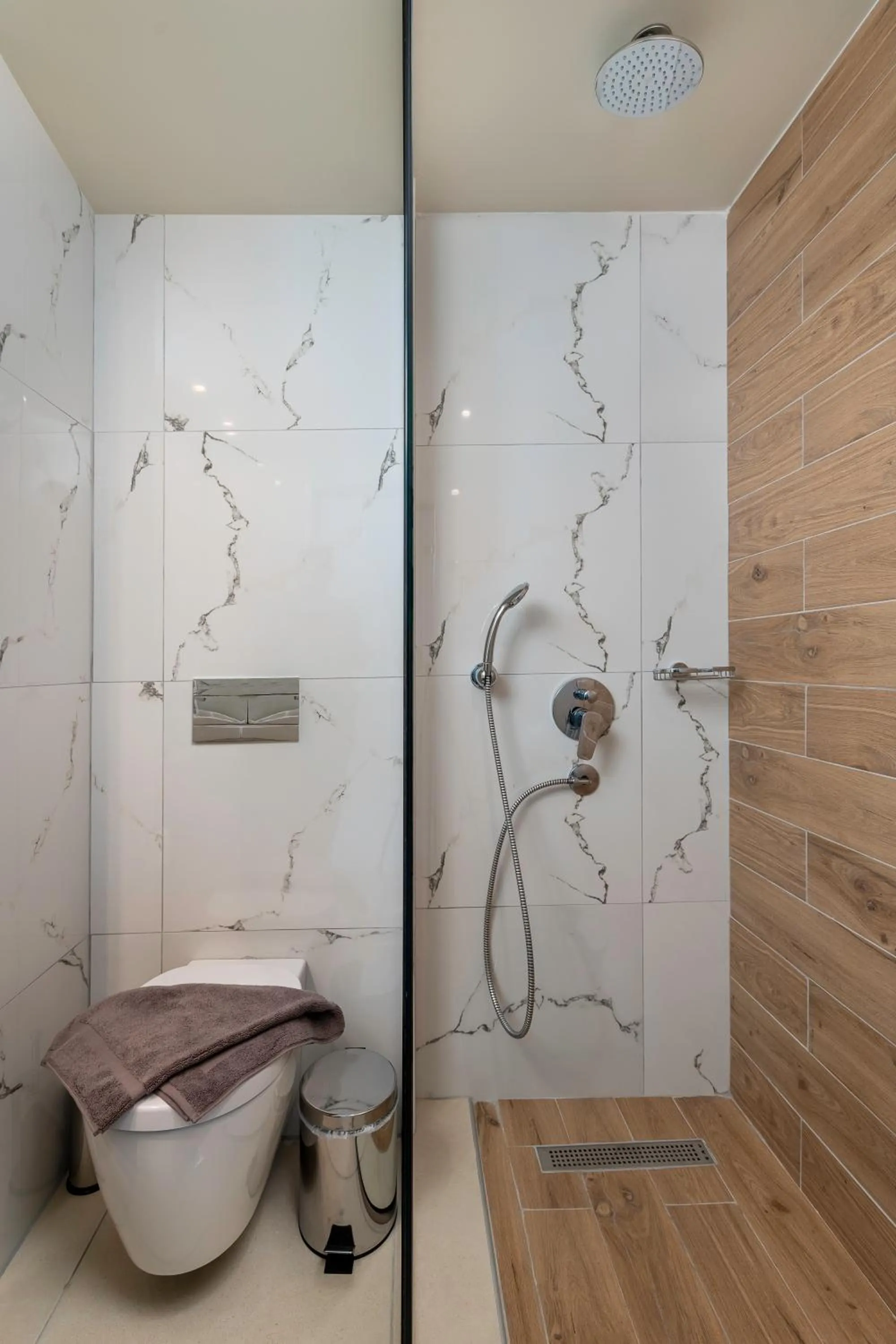 Bathroom in Sunny Days