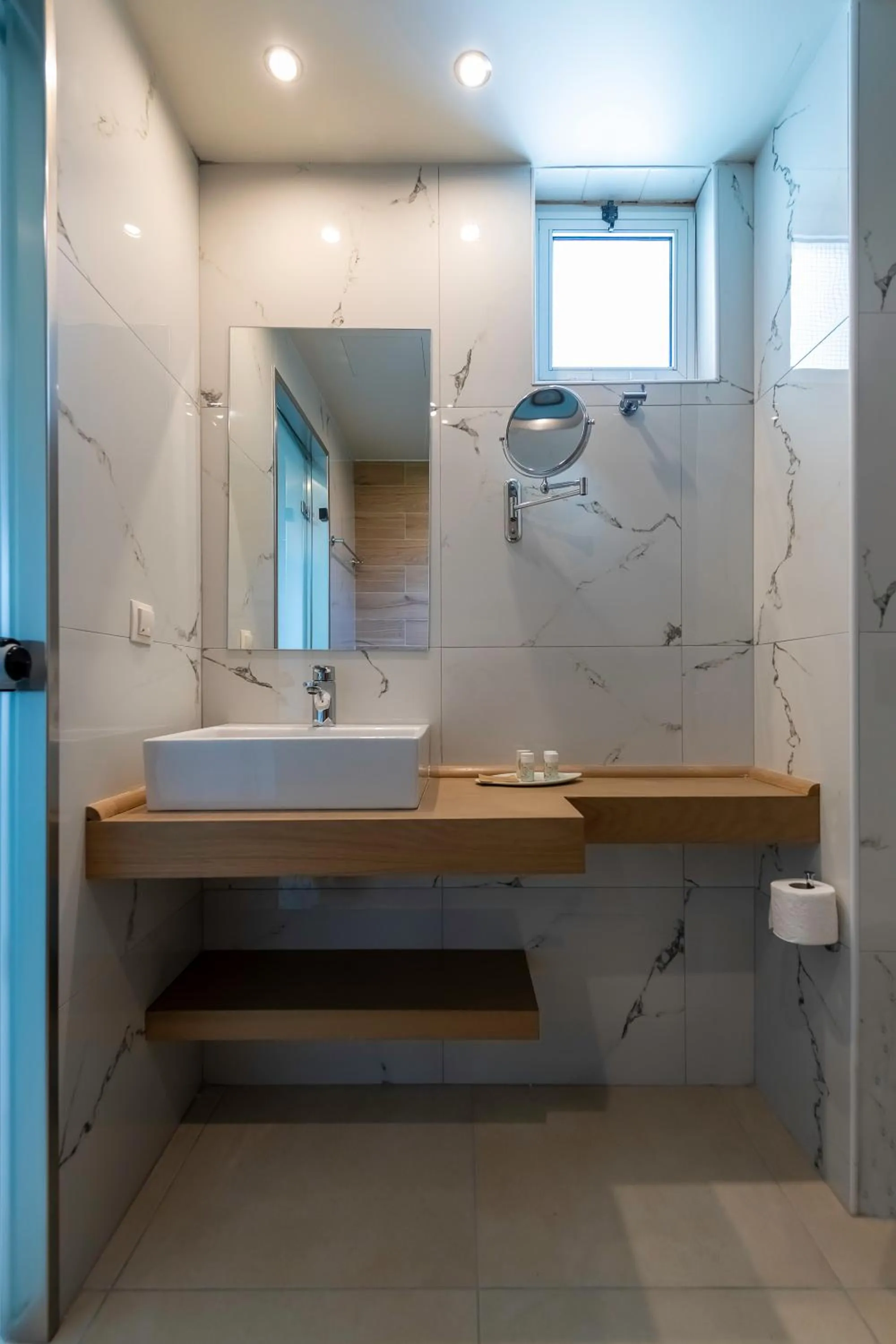 Bathroom in Sunny Days