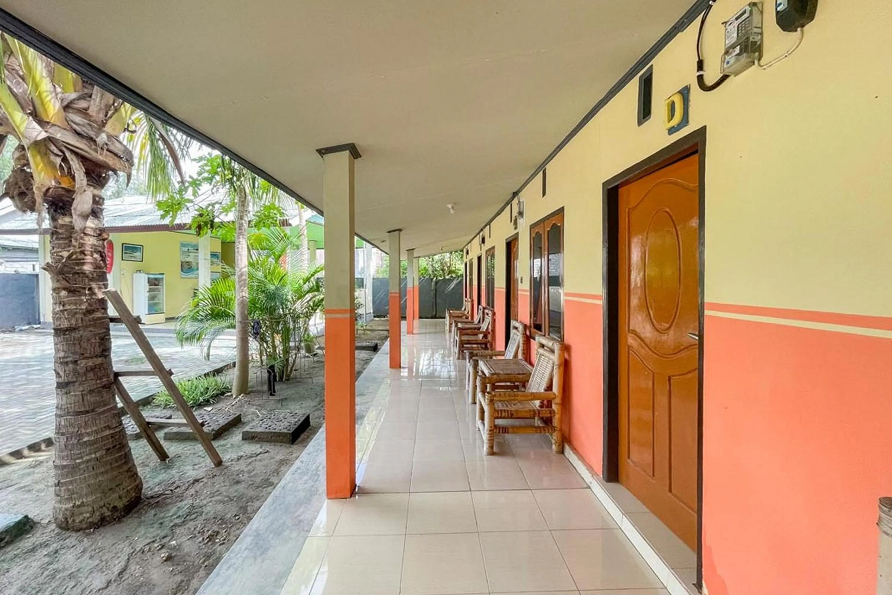 Property building in Ekas Beach Guesthouse Mitra RedDoorz