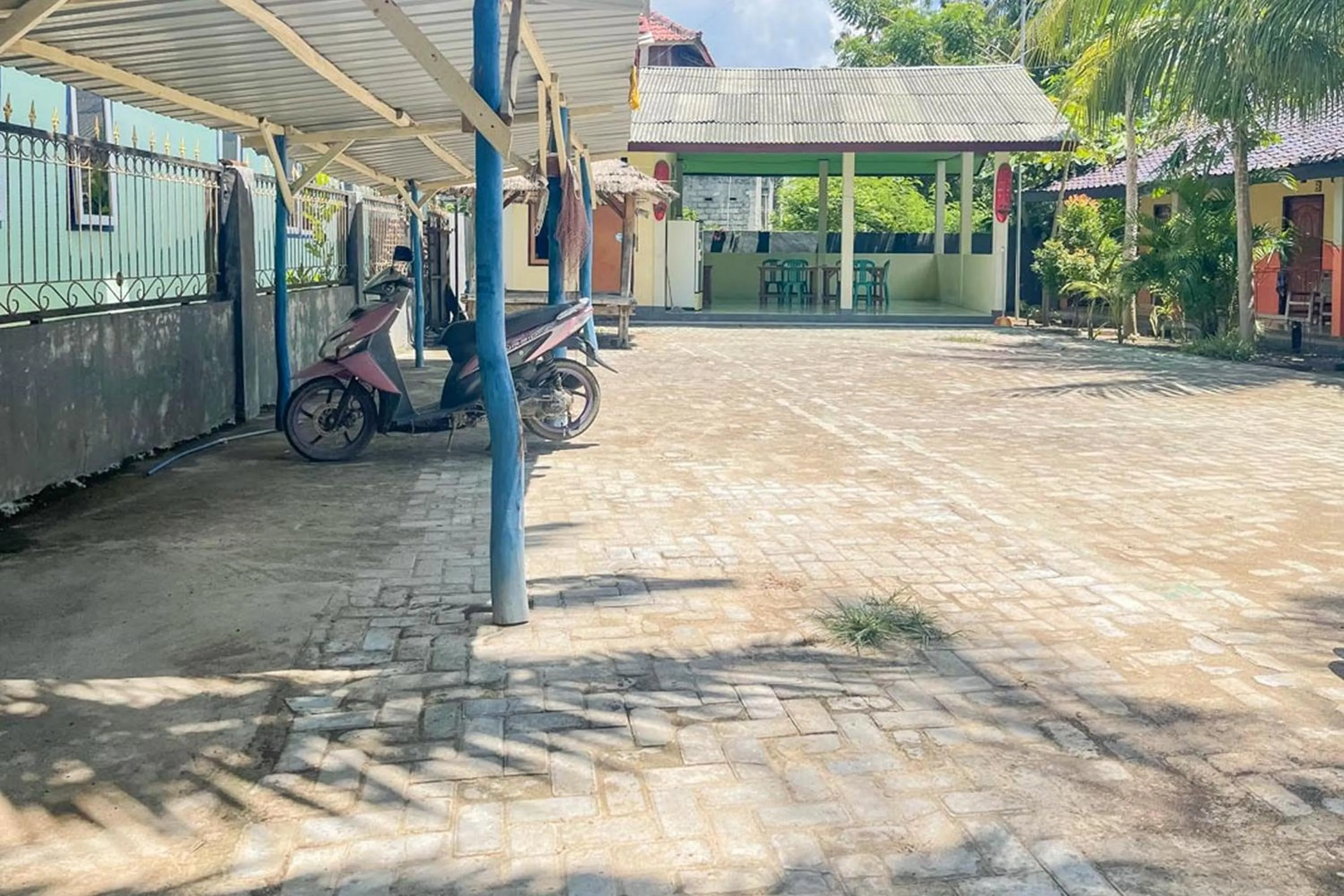 Ekas Beach Guesthouse Mitra RedDoorz