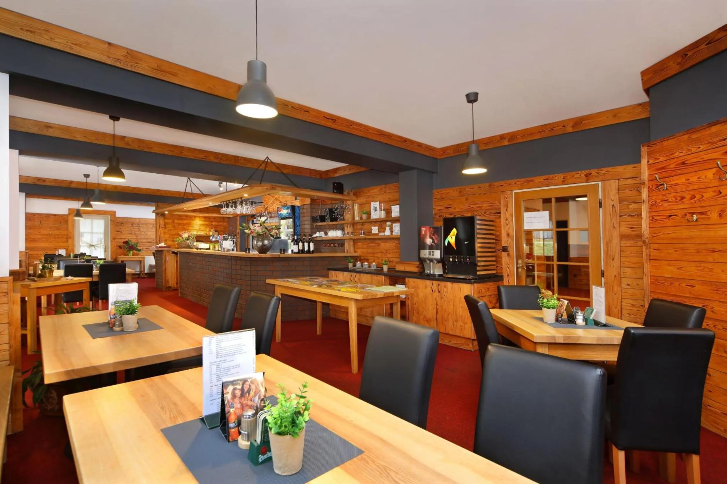 Restaurant/places to eat in Hotel Hradec