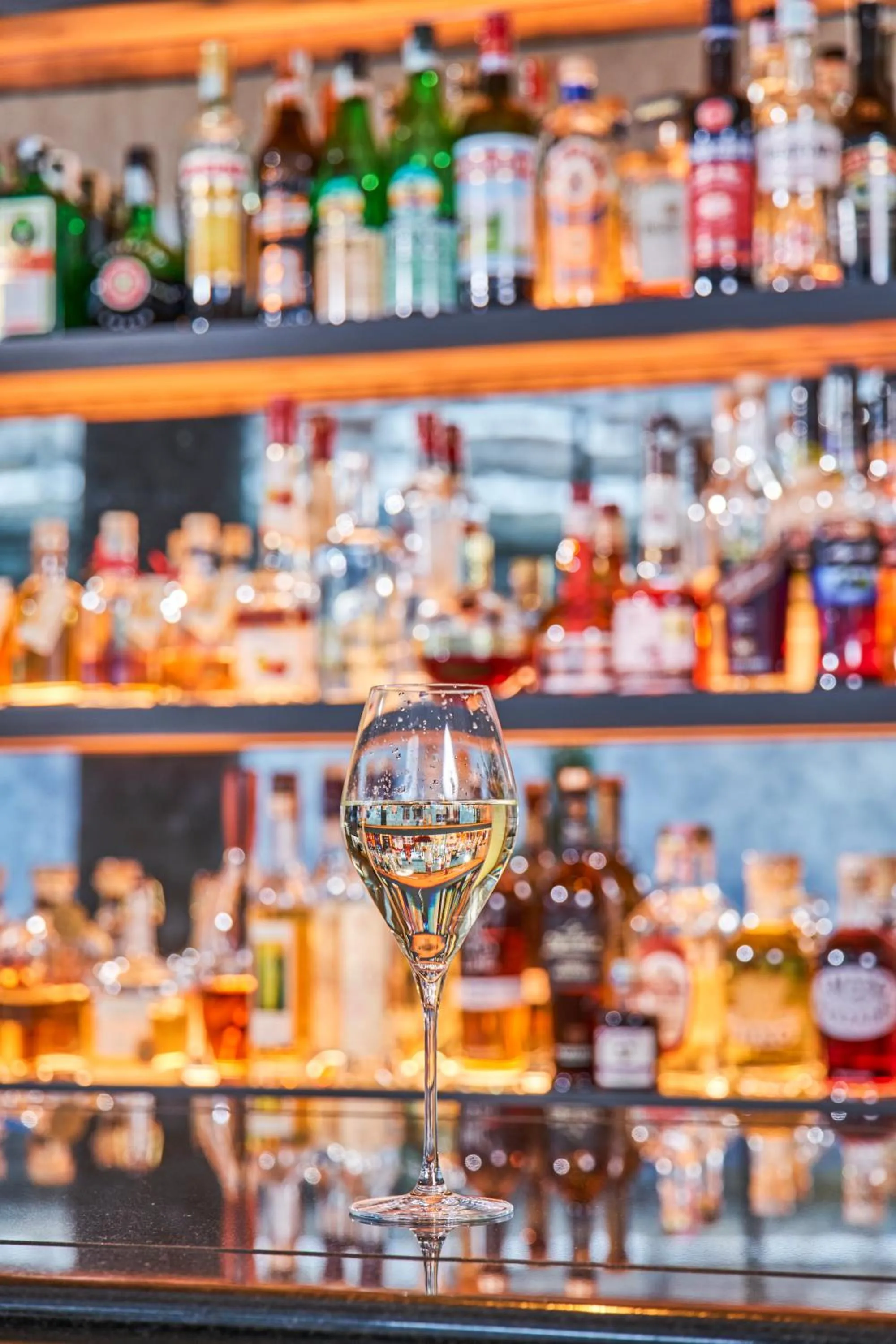 Lounge or bar in Mountain Design Hotel Eden Selva