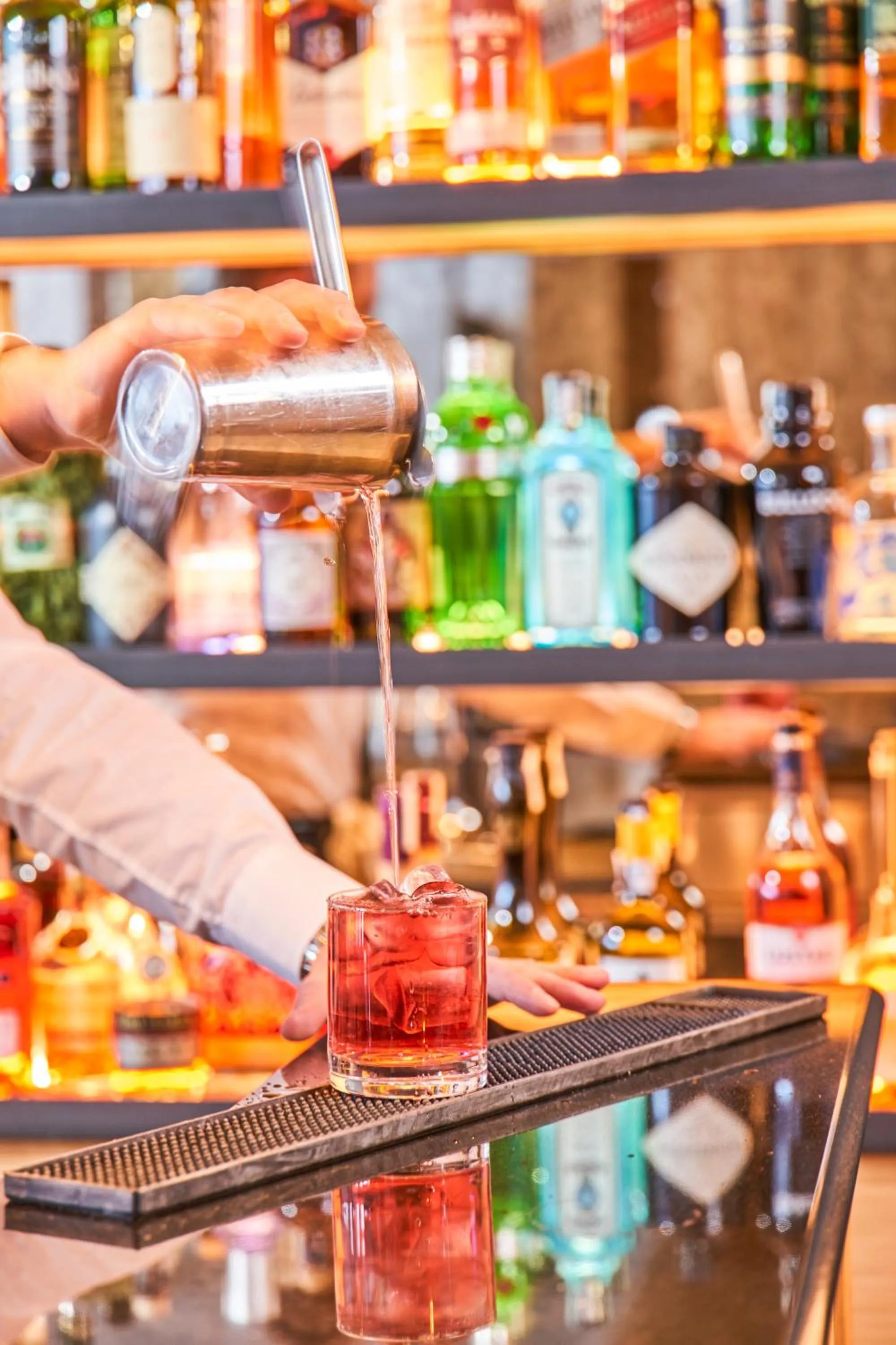 Lounge or bar in Mountain Design Hotel Eden Selva