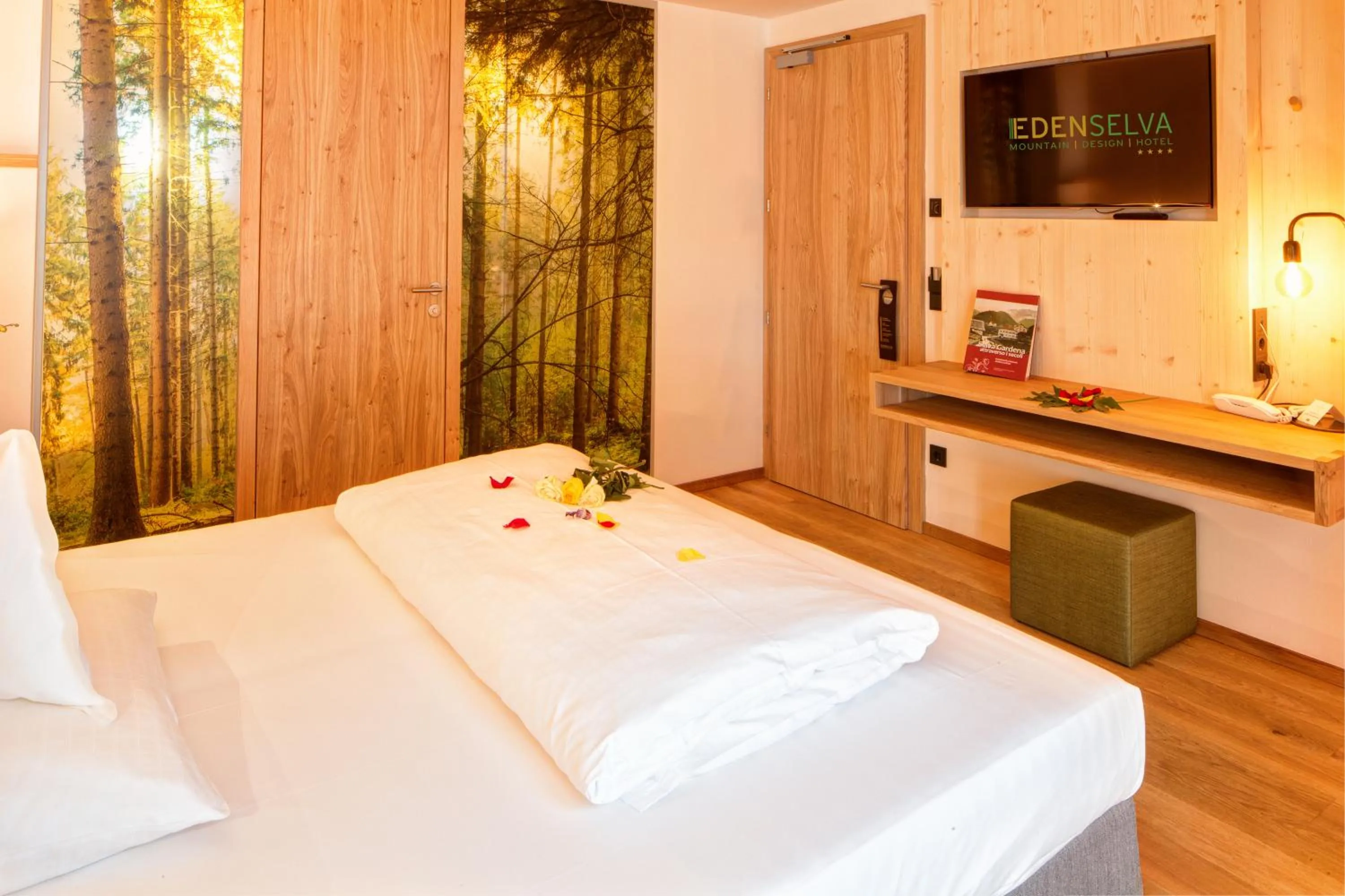 Photo of the whole room, Bed in Mountain Design Hotel Eden Selva