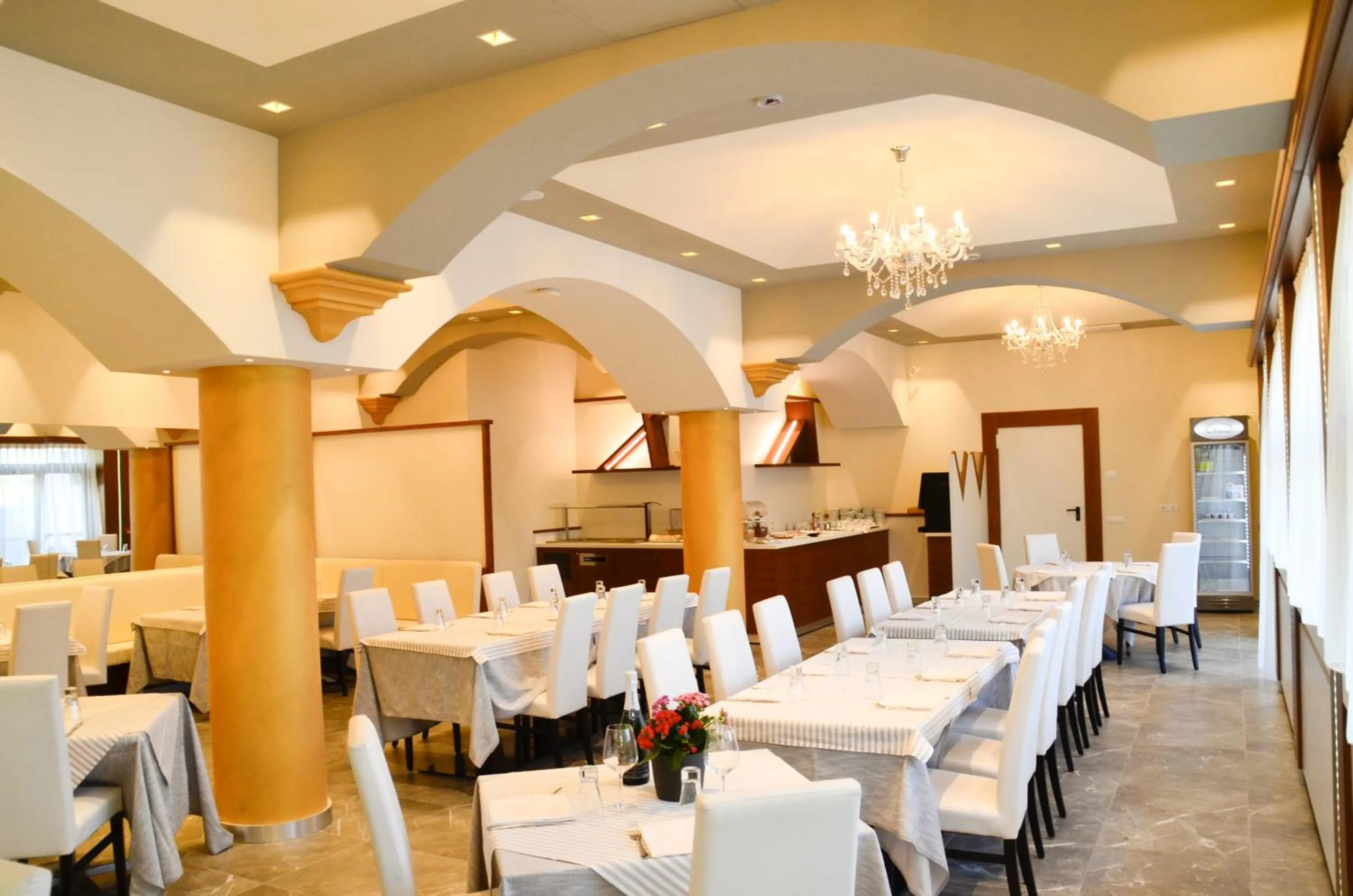 Breakfast in Hotel Shangri-La