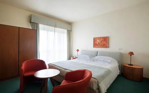 Photo of the whole room, Bed in Hermitage Hotel & Resort Forte dei Marmi - Starhotels Collezione