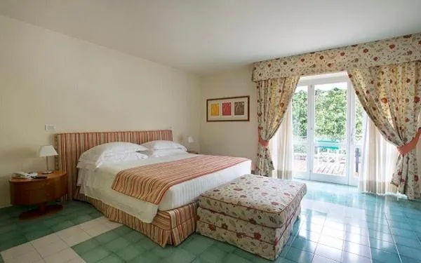 Photo of the whole room, Bed in Hermitage Hotel & Resort Forte dei Marmi - Starhotels Collezione