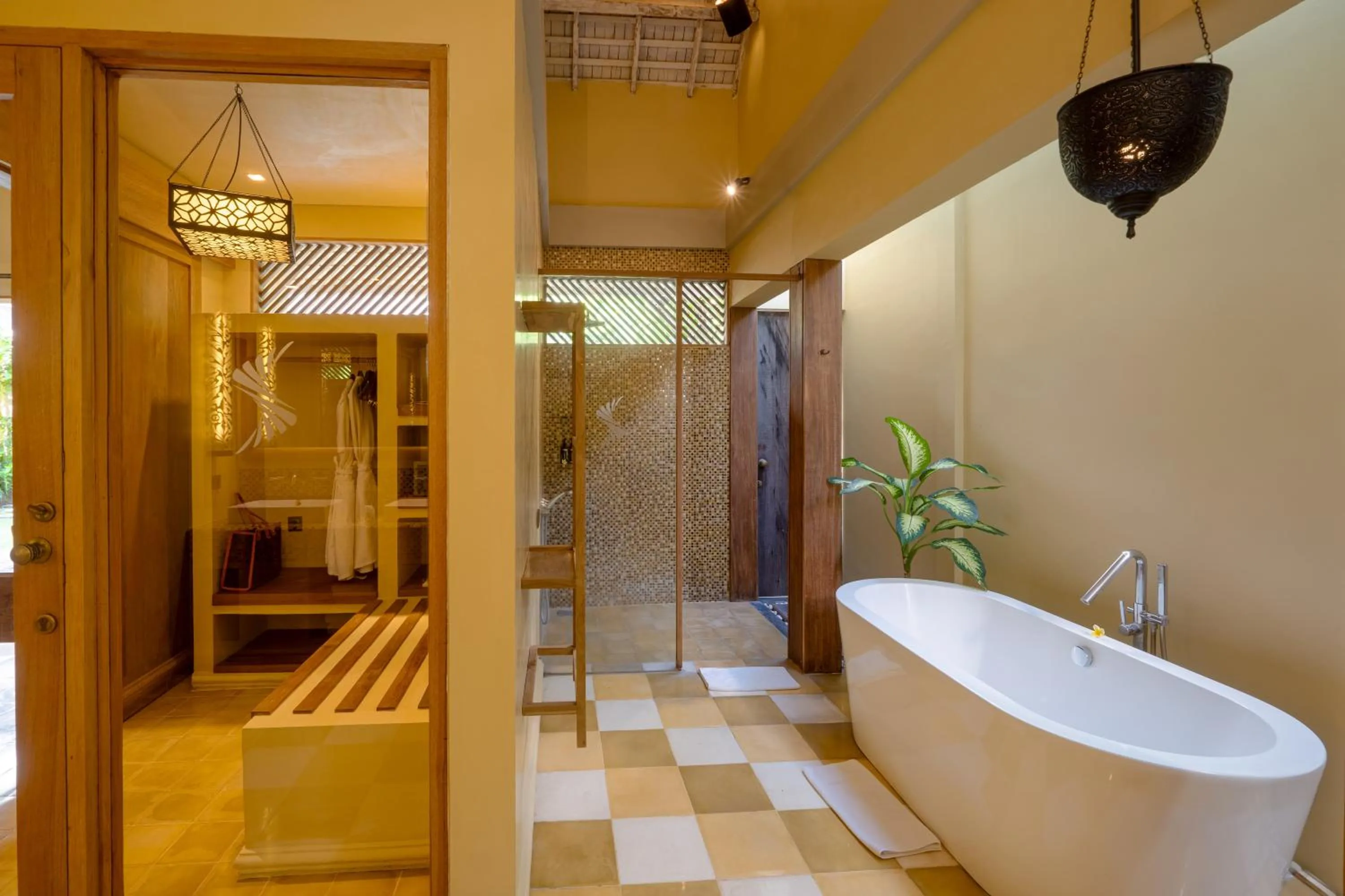 Shower in Space Villas Bali