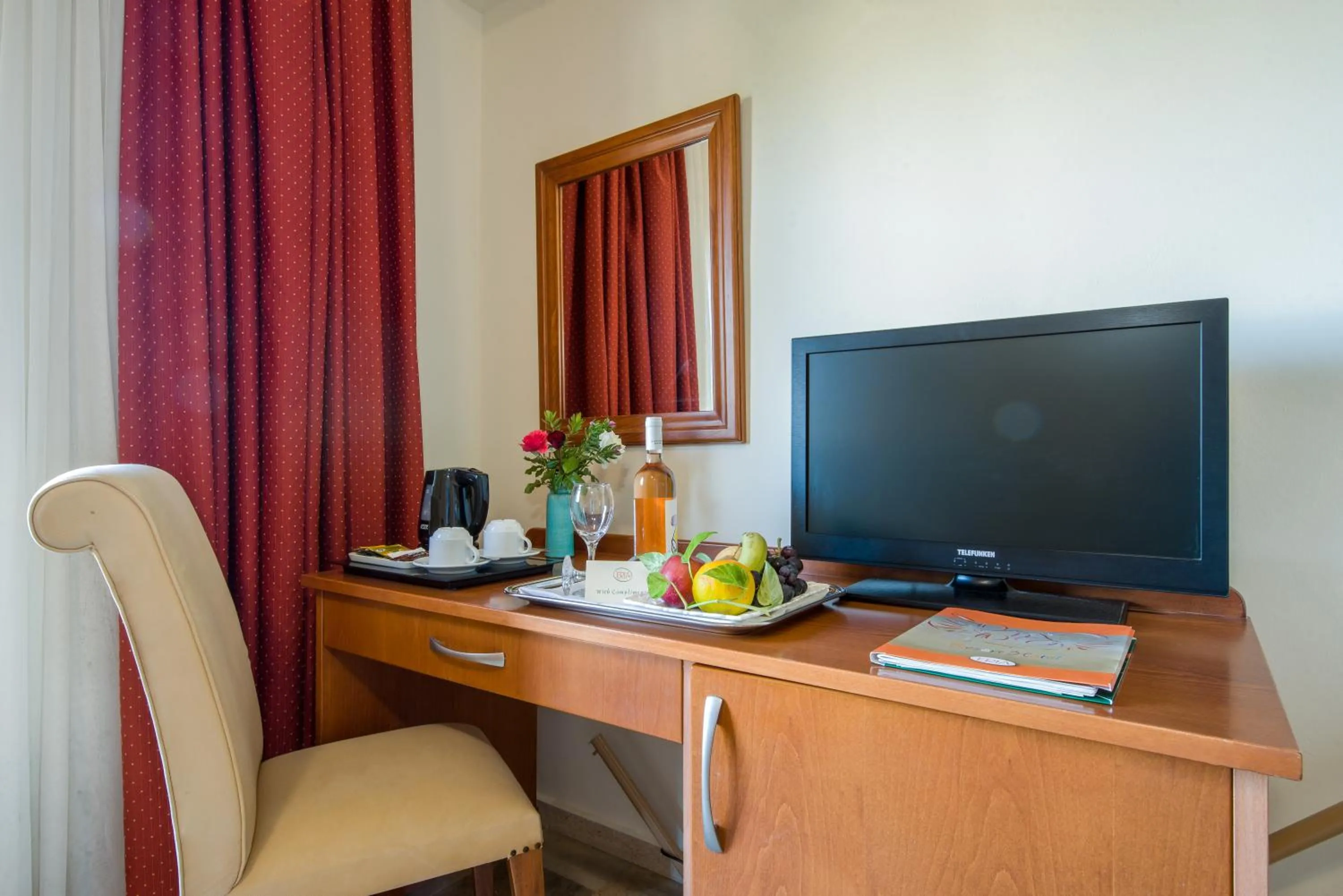 Communal lounge/ TV room in ERIA RESORT for people with special abilities