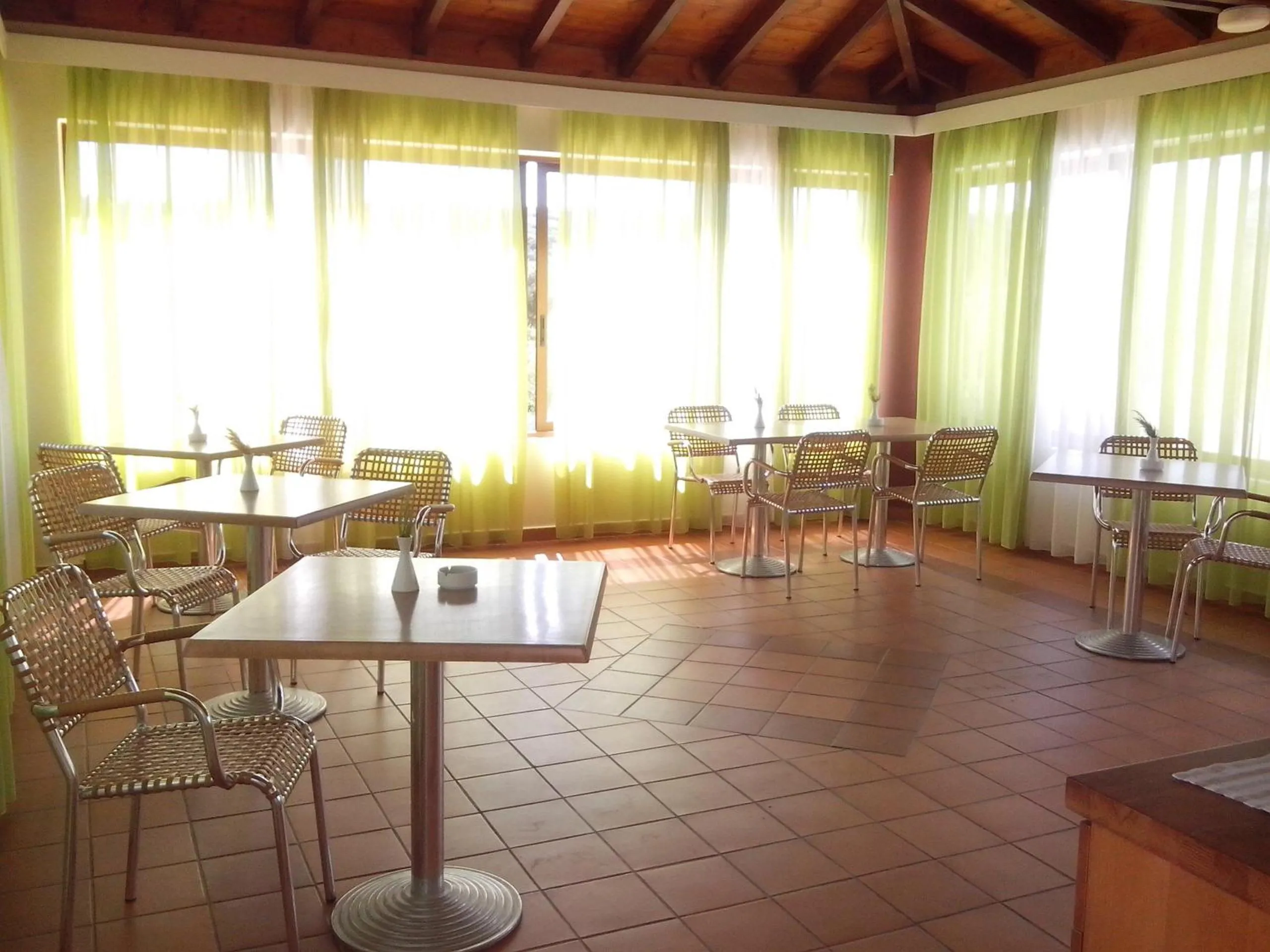 Restaurant/places to eat in ERIA RESORT for people with special abilities