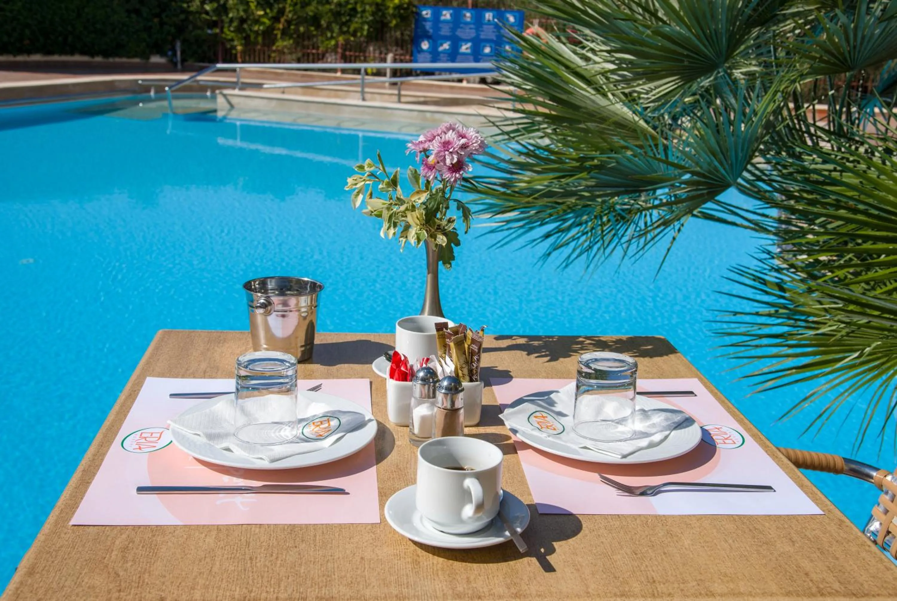 Restaurant/places to eat in ERIA RESORT for people with special abilities