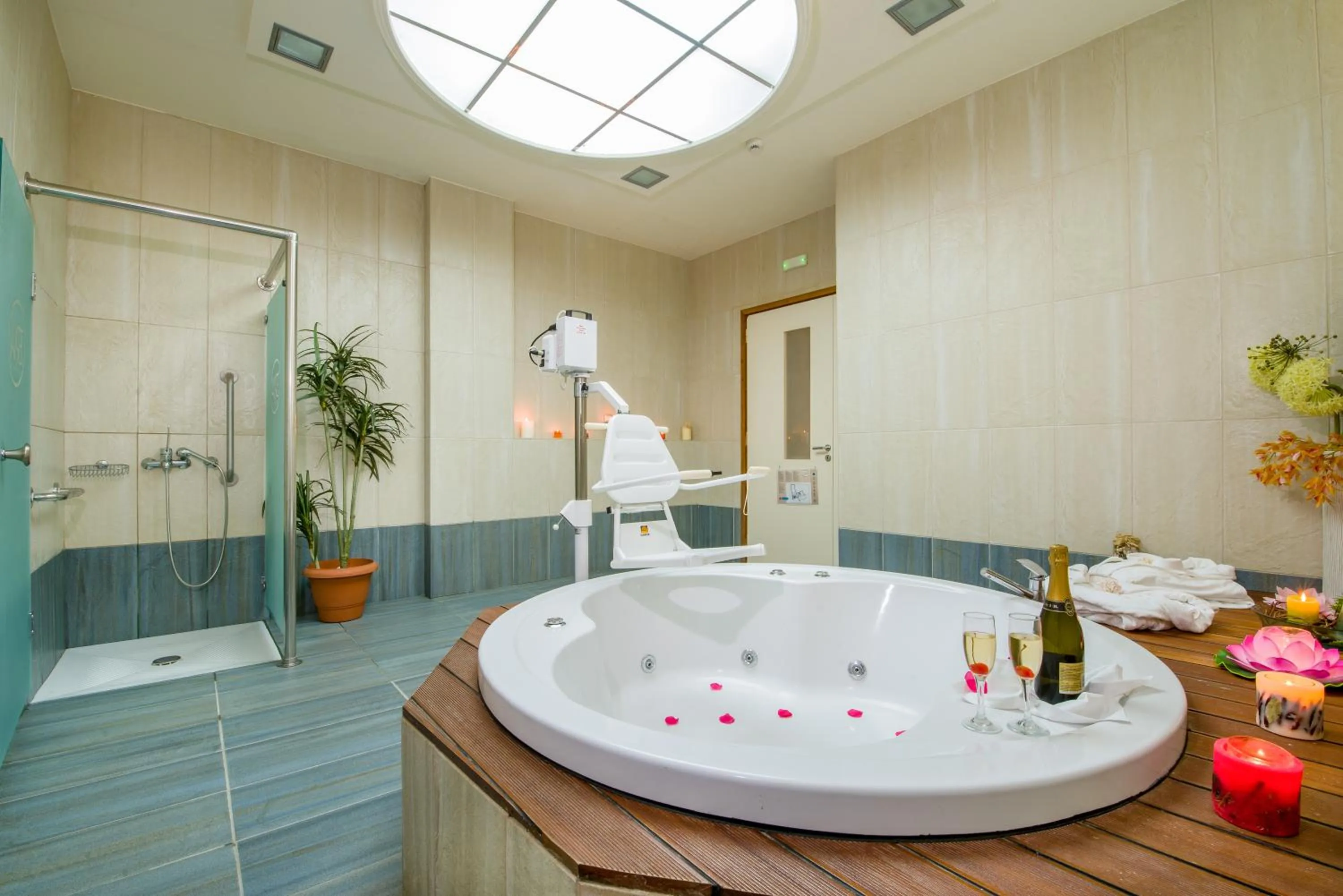 Hot Tub in ERIA RESORT for people with special abilities