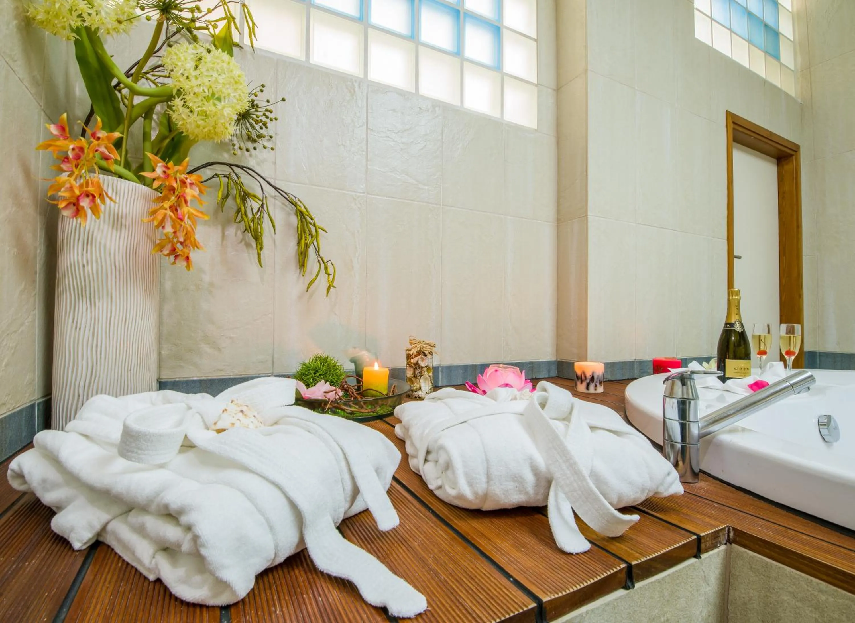 Massage, Bed in ERIA RESORT for people with special abilities