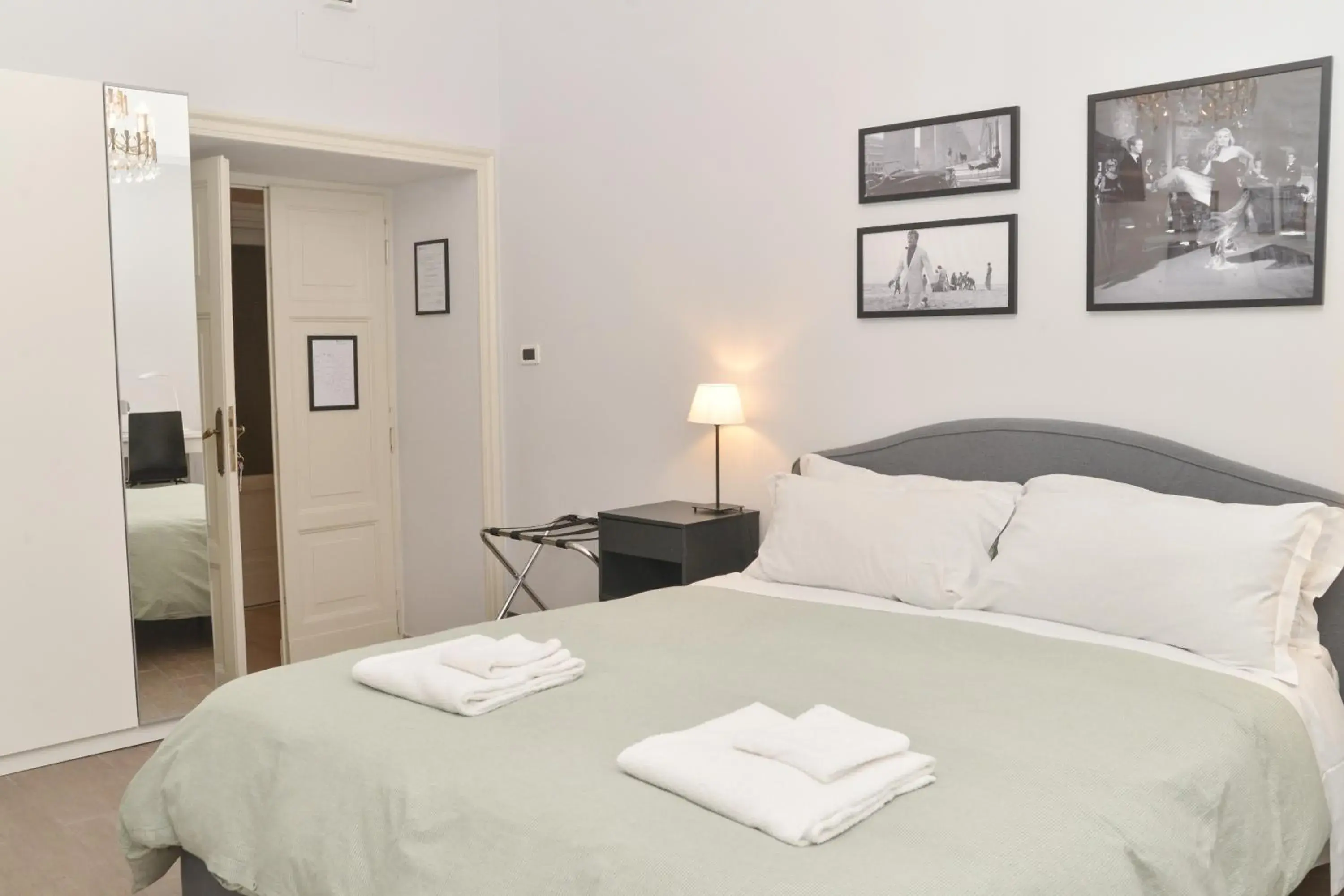 Bed in Colazione Al Vaticano Guest House Bed in Colazione Al Vaticano Guest House