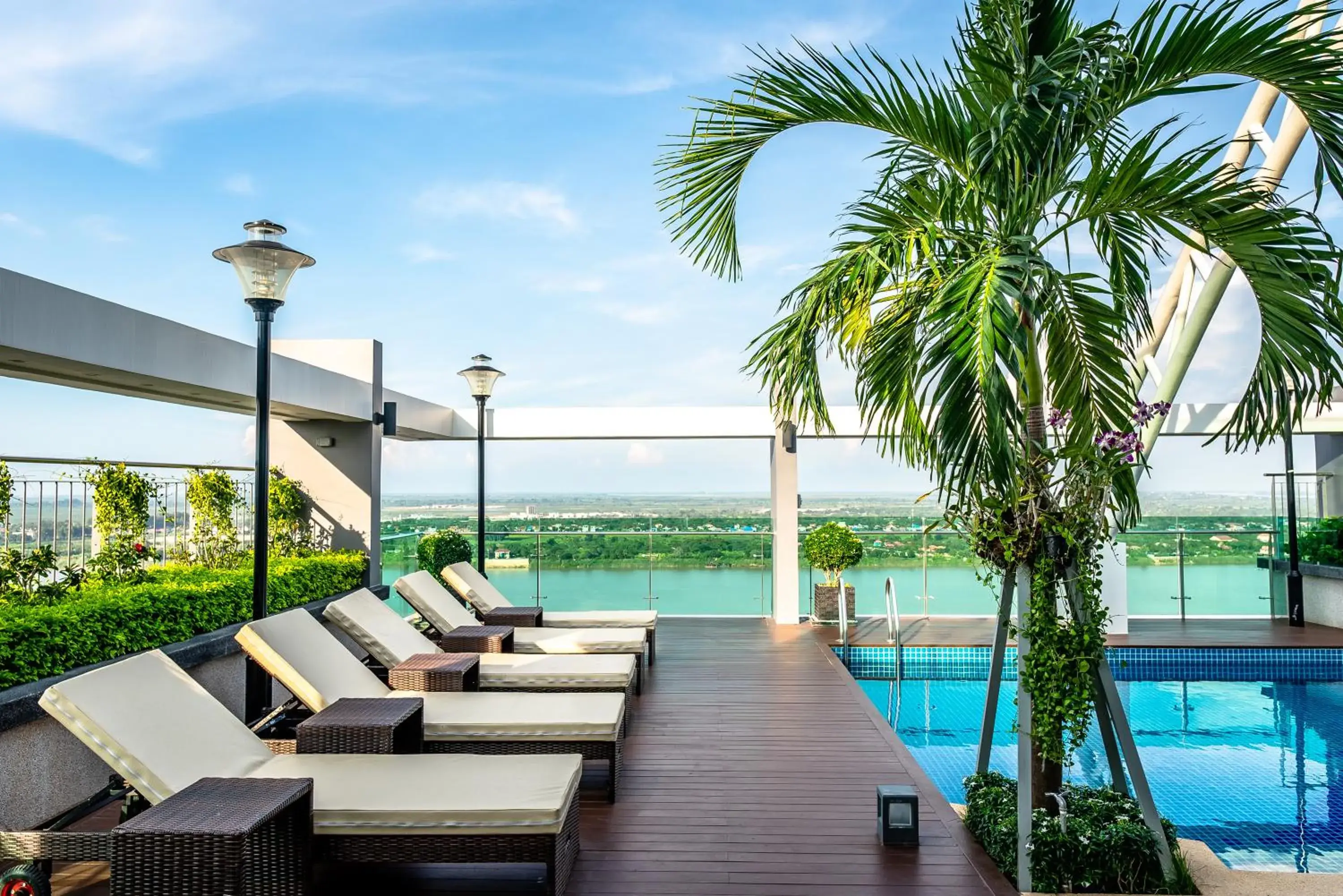 Swimming pool in Infinity 28 Hotel and Residence Swimming pool in Infinity 28 Hotel and Residence