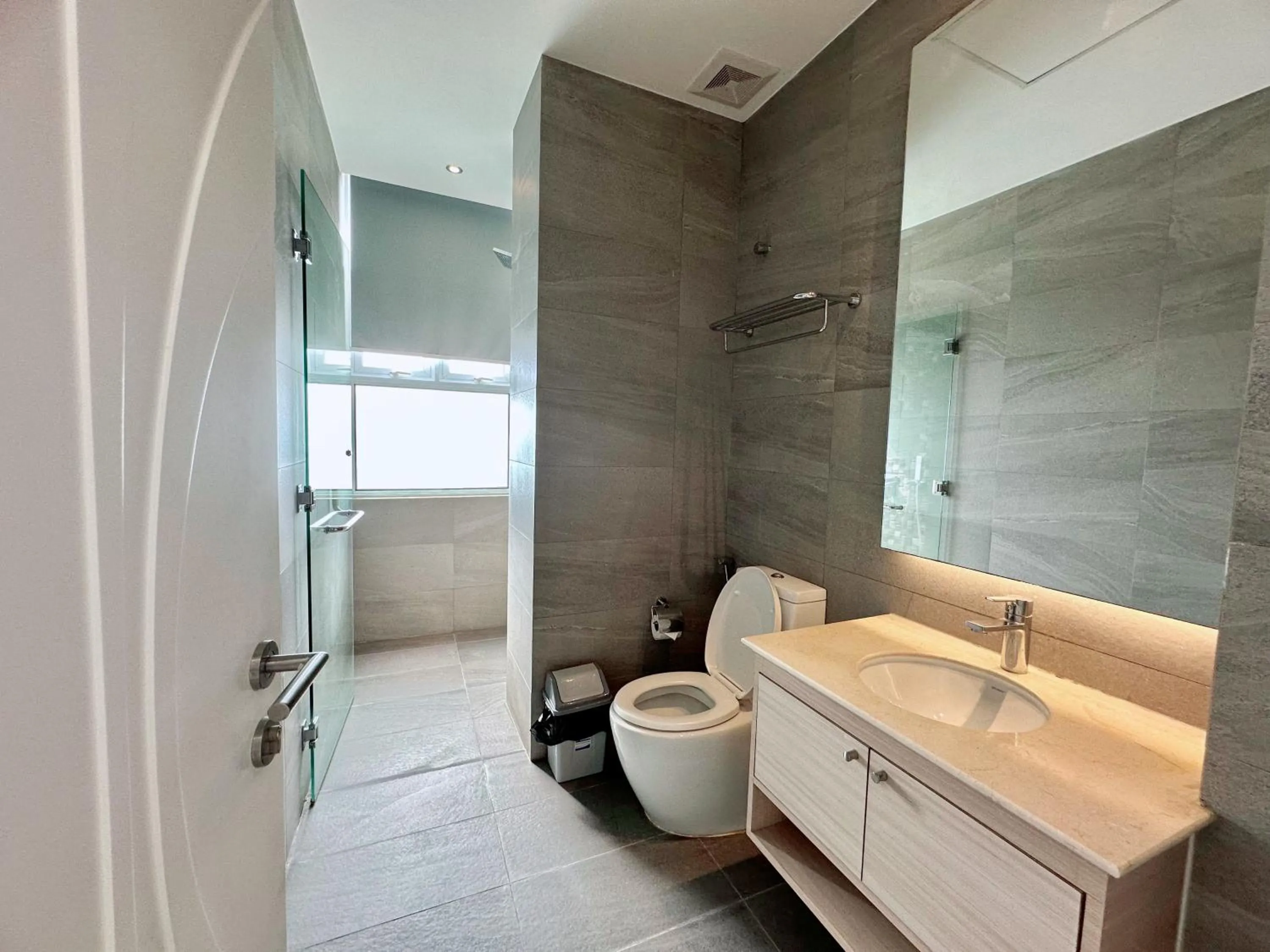 Bathroom in Infinity 28 Hotel and Residence