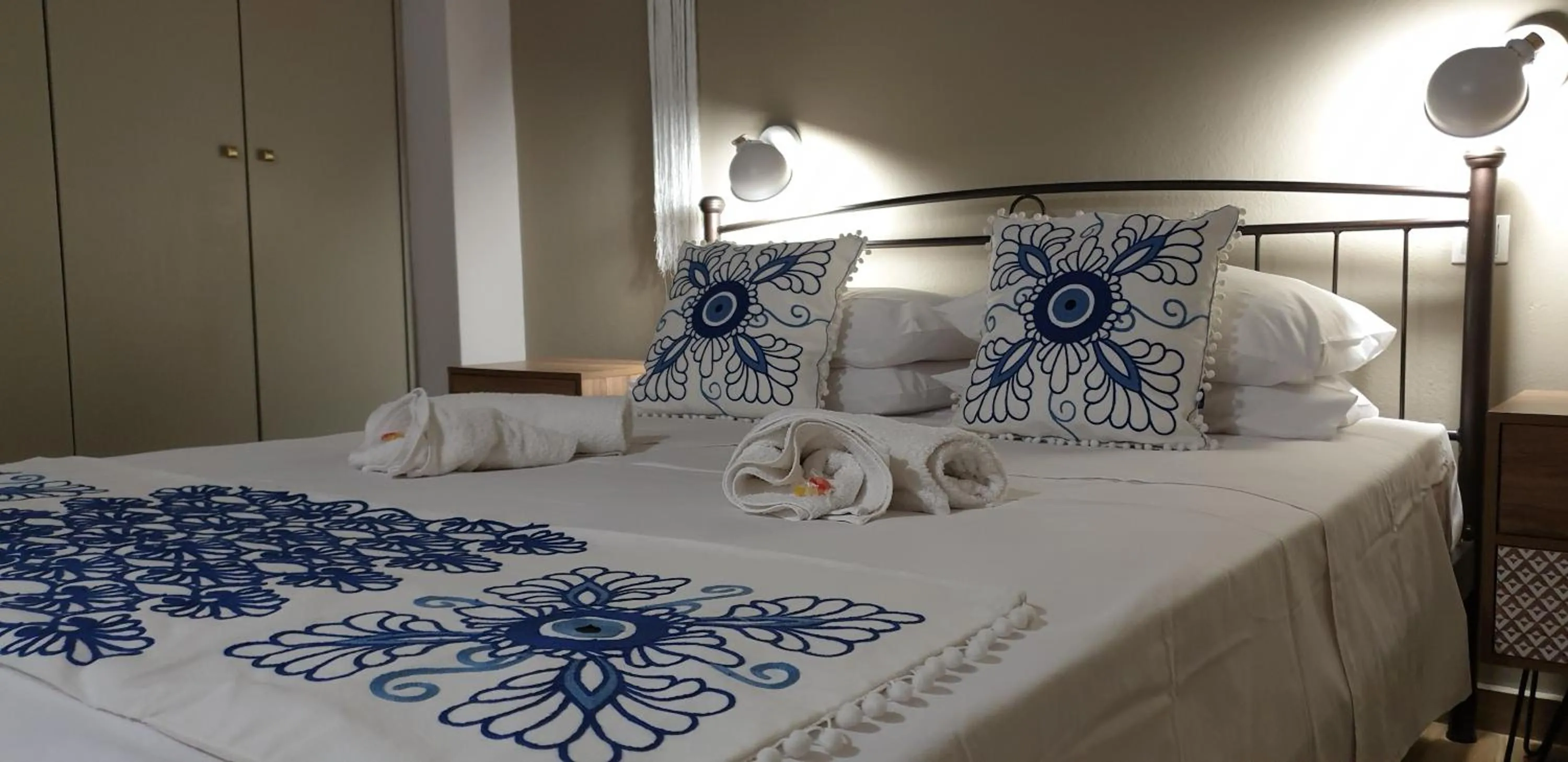 Ria's Deluxe Apartments