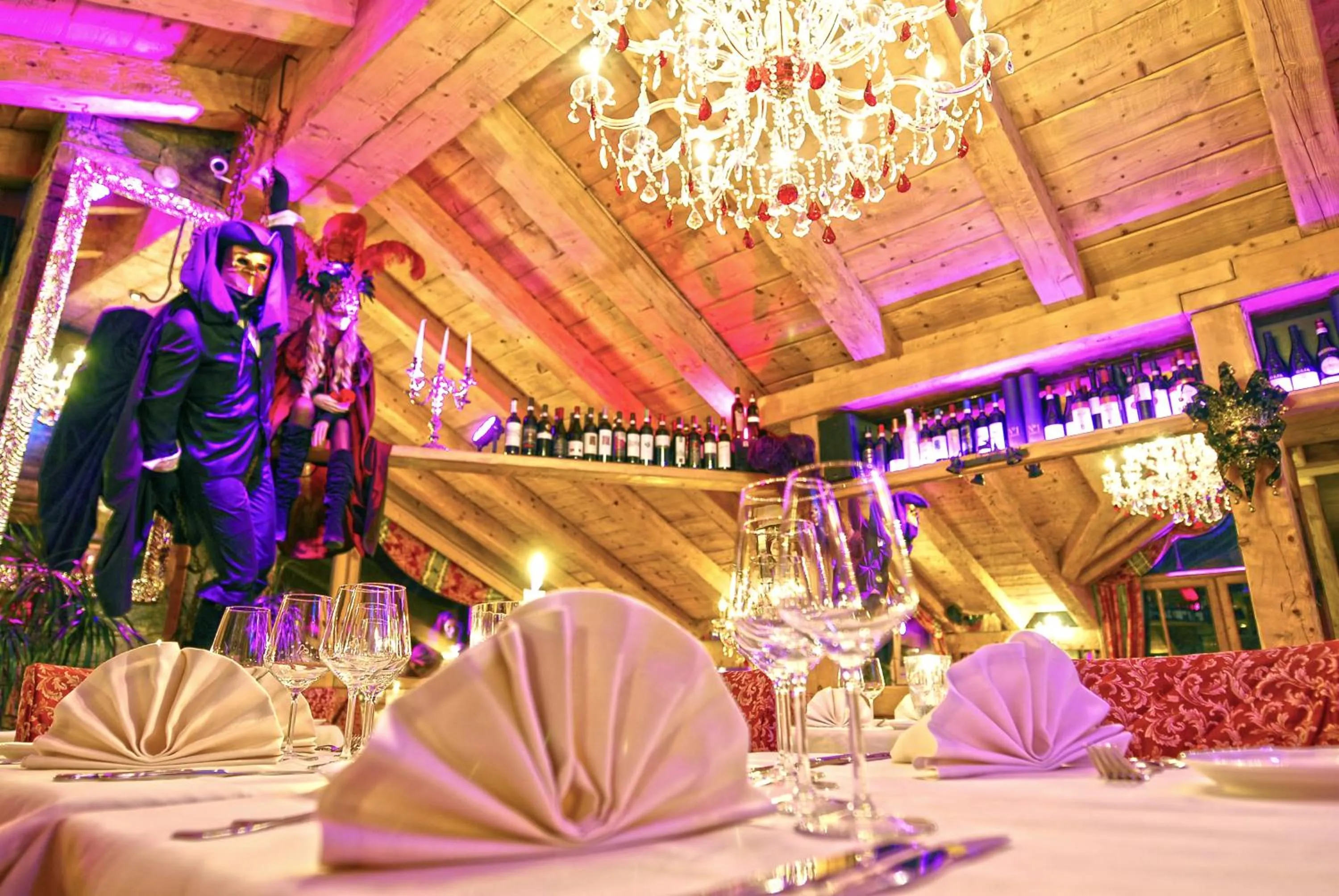 Restaurant/places to eat in Park Chalet Village