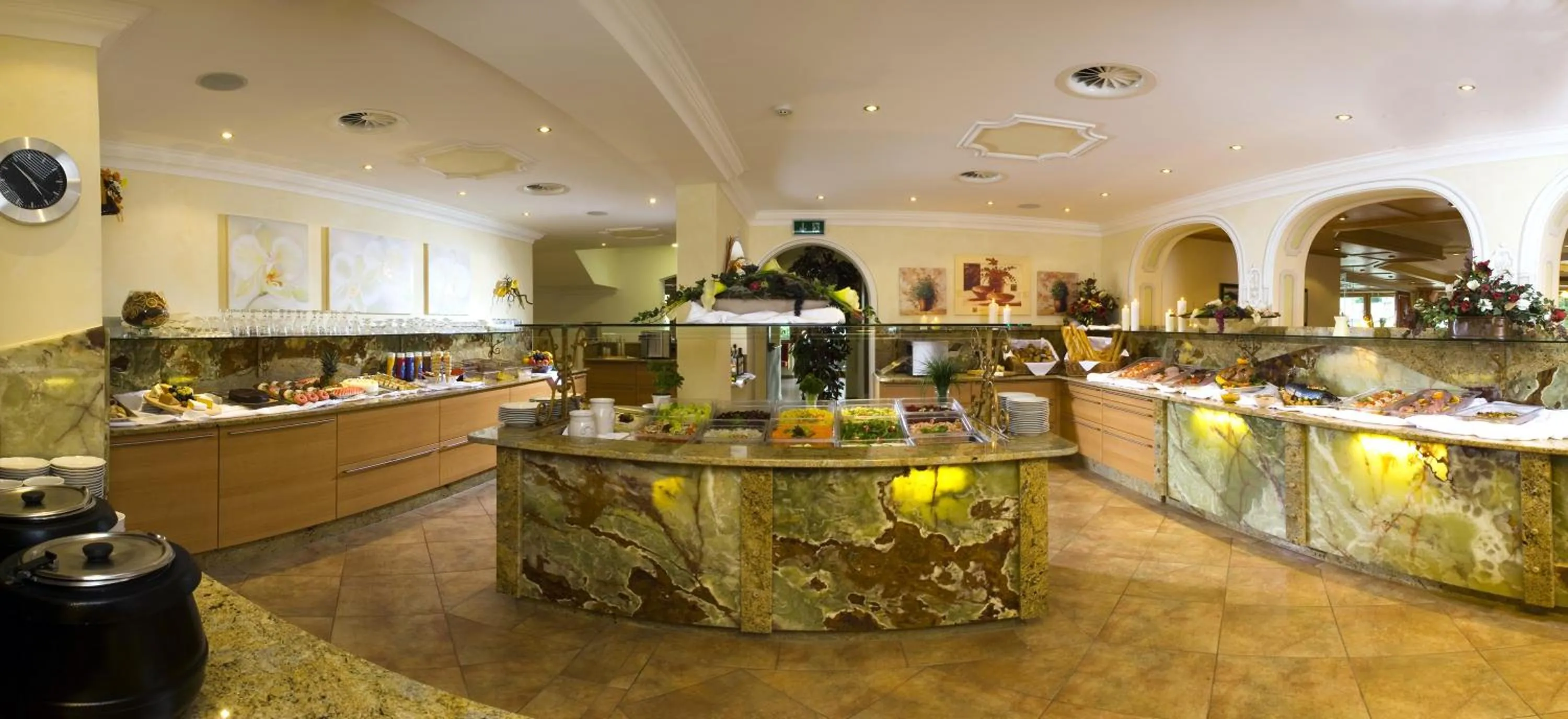 Food and drinks in Alpenhof