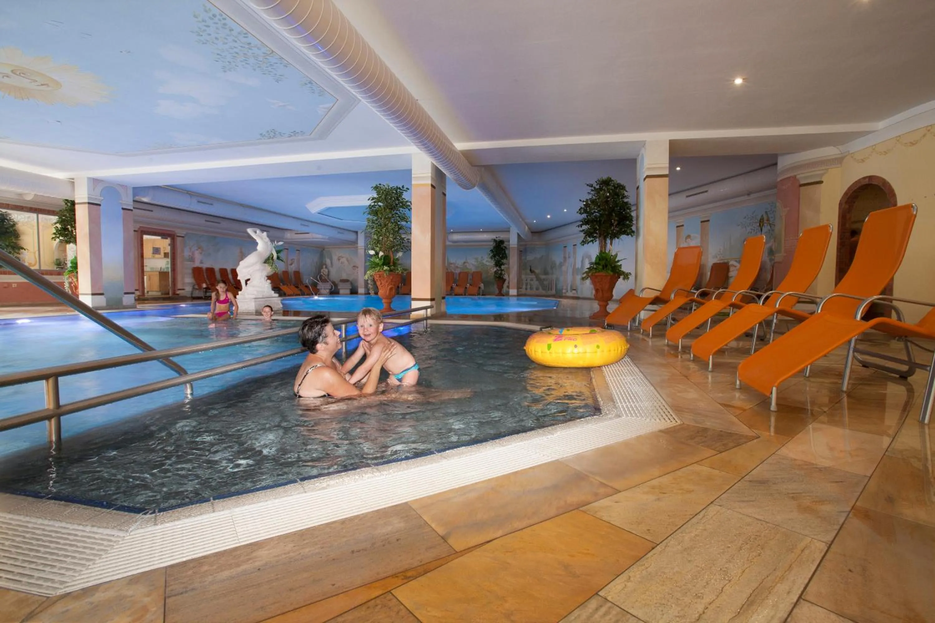 Swimming pool in Alpenhof